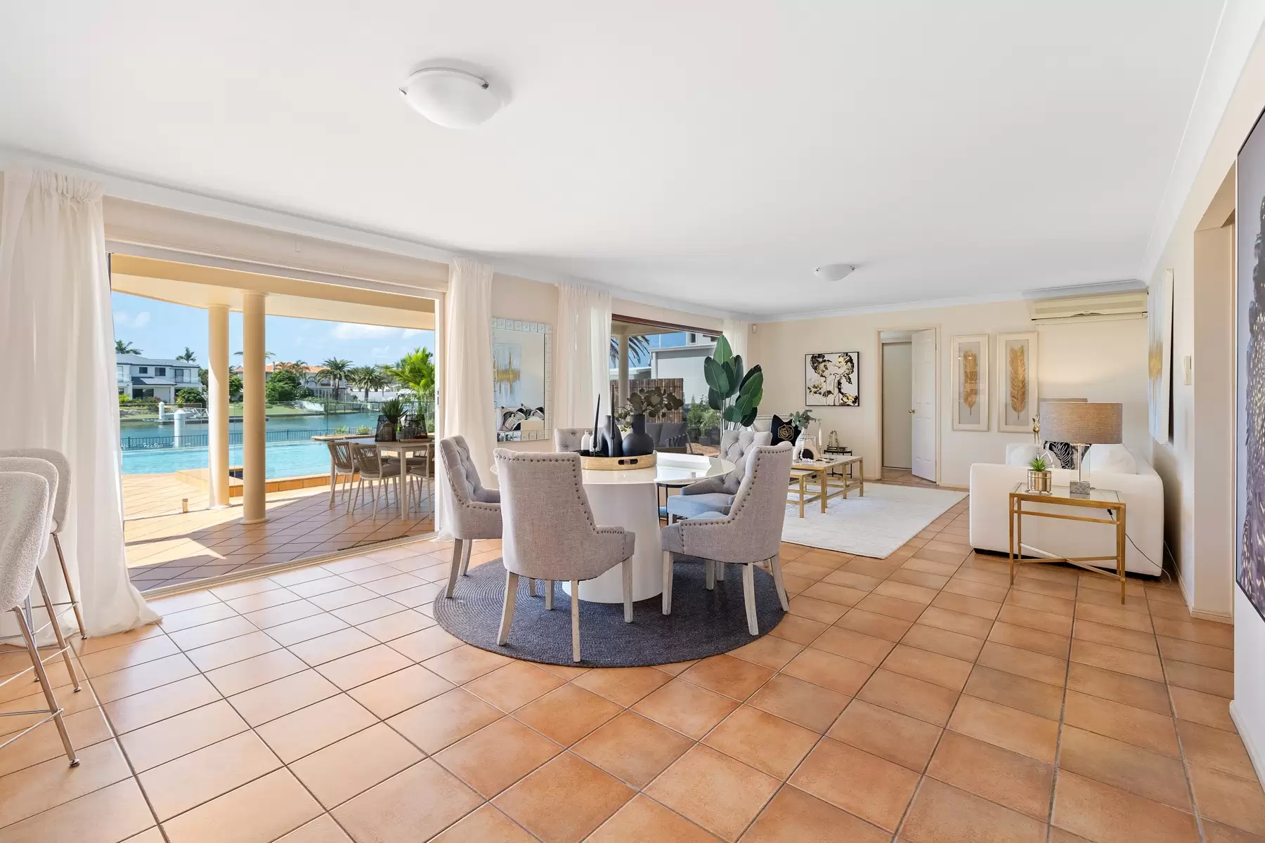 6 Piermont Place, Raby Bay Sold by Queensland Sotheby's International Realty - image 1