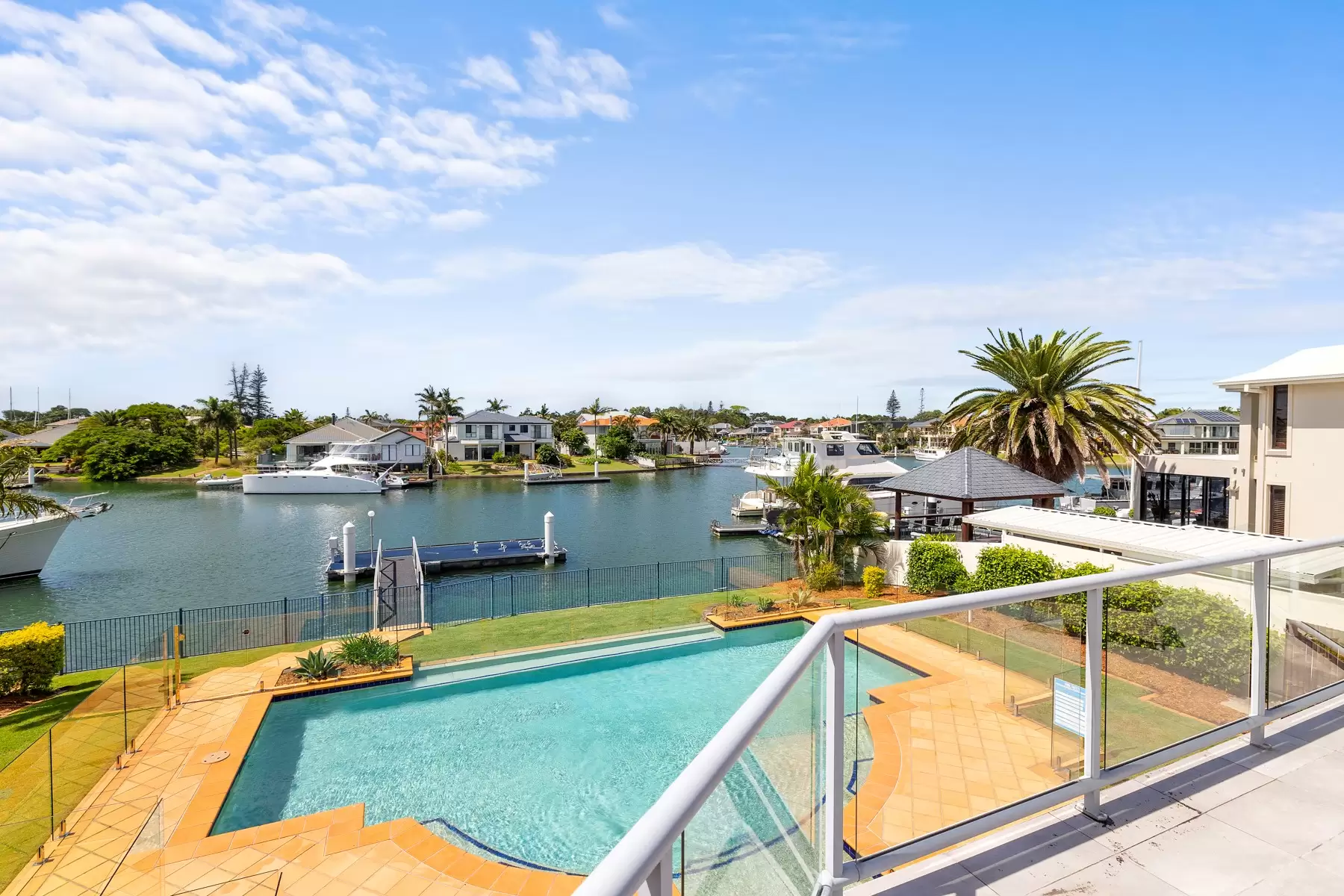 6 Piermont Place, Raby Bay Sold by Queensland Sotheby's International Realty - image 1
