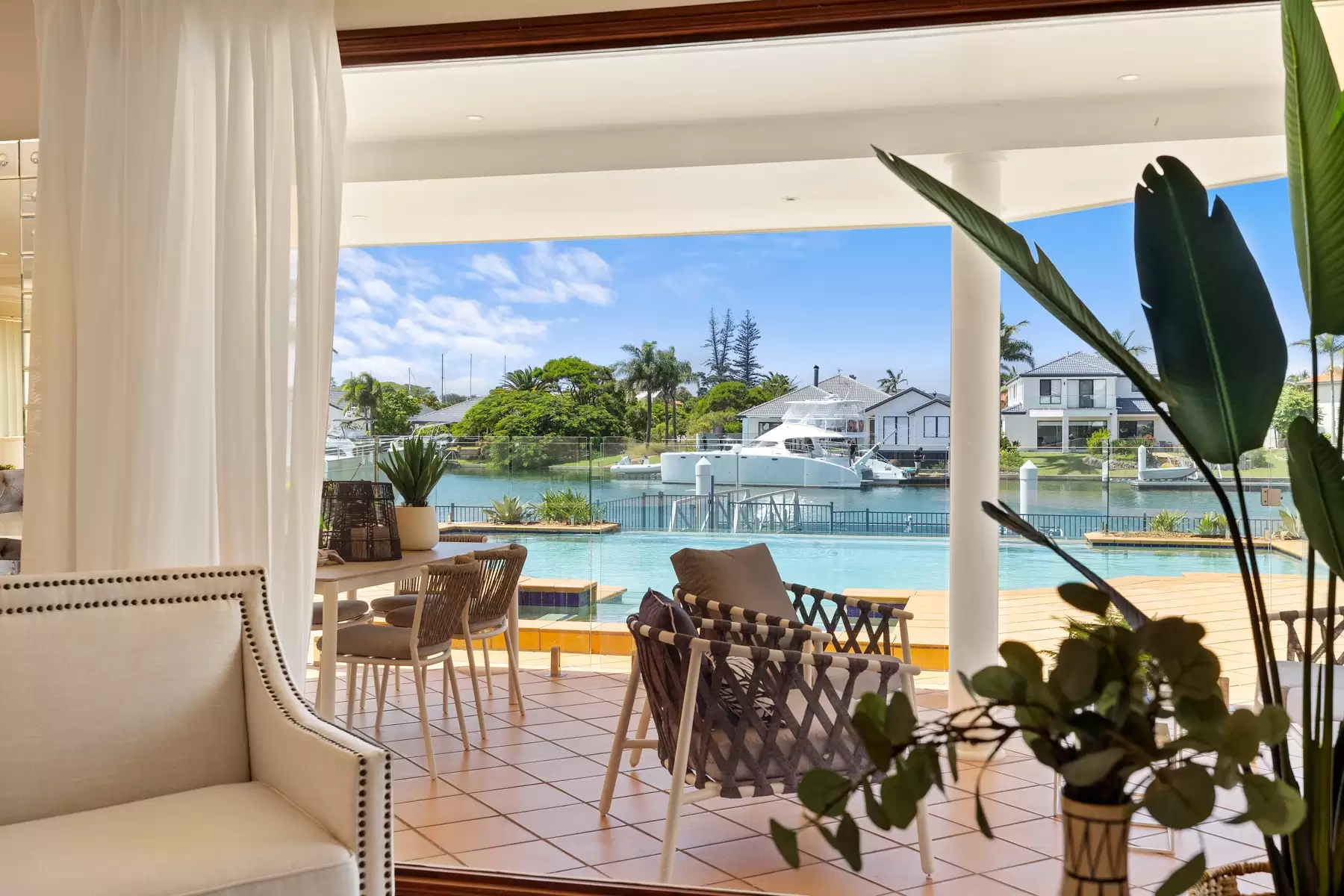 6 Piermont Place, Raby Bay Sold by Queensland Sotheby's International Realty - image 1