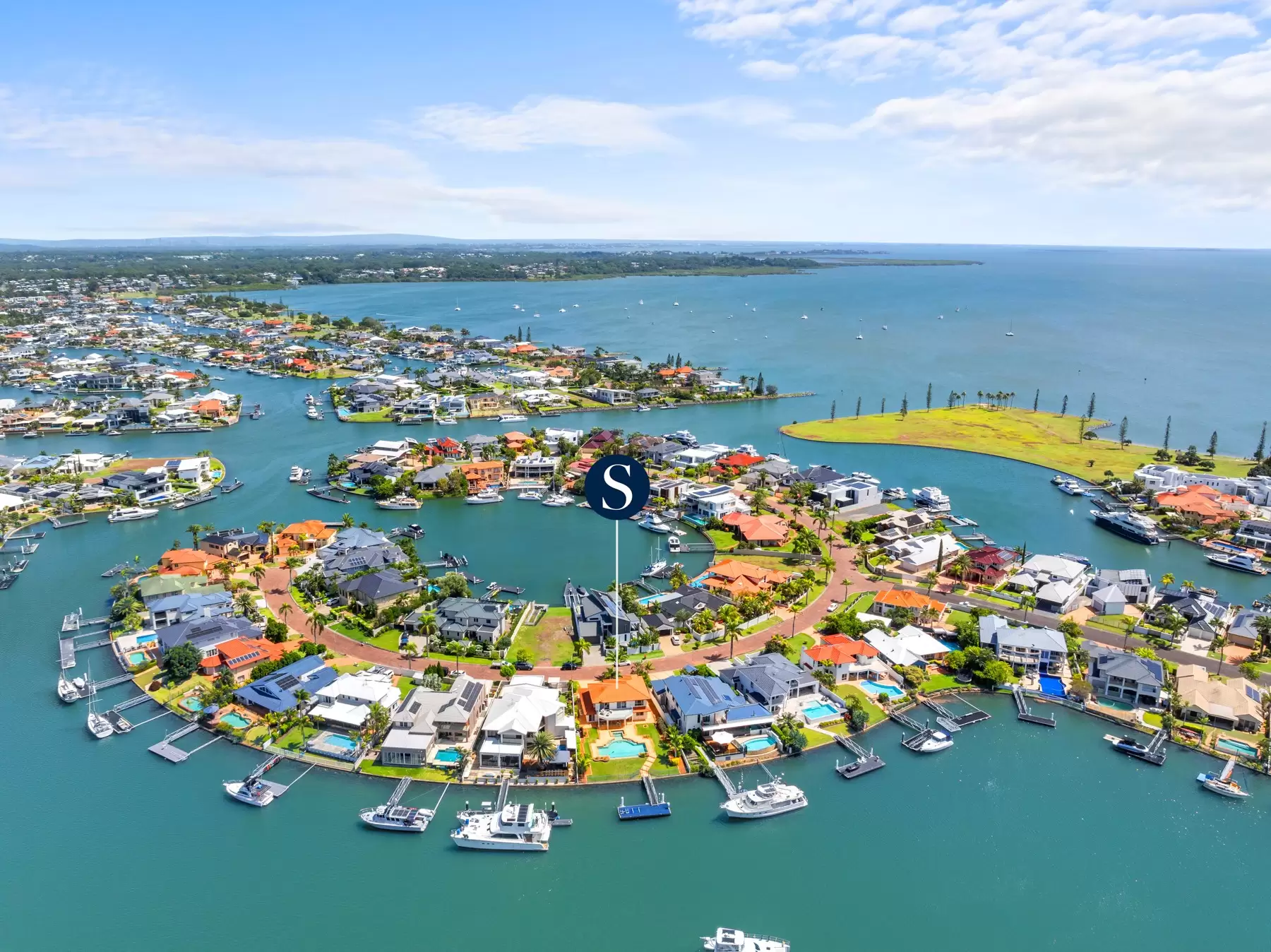 6 Piermont Place, Raby Bay Sold by  - image 1