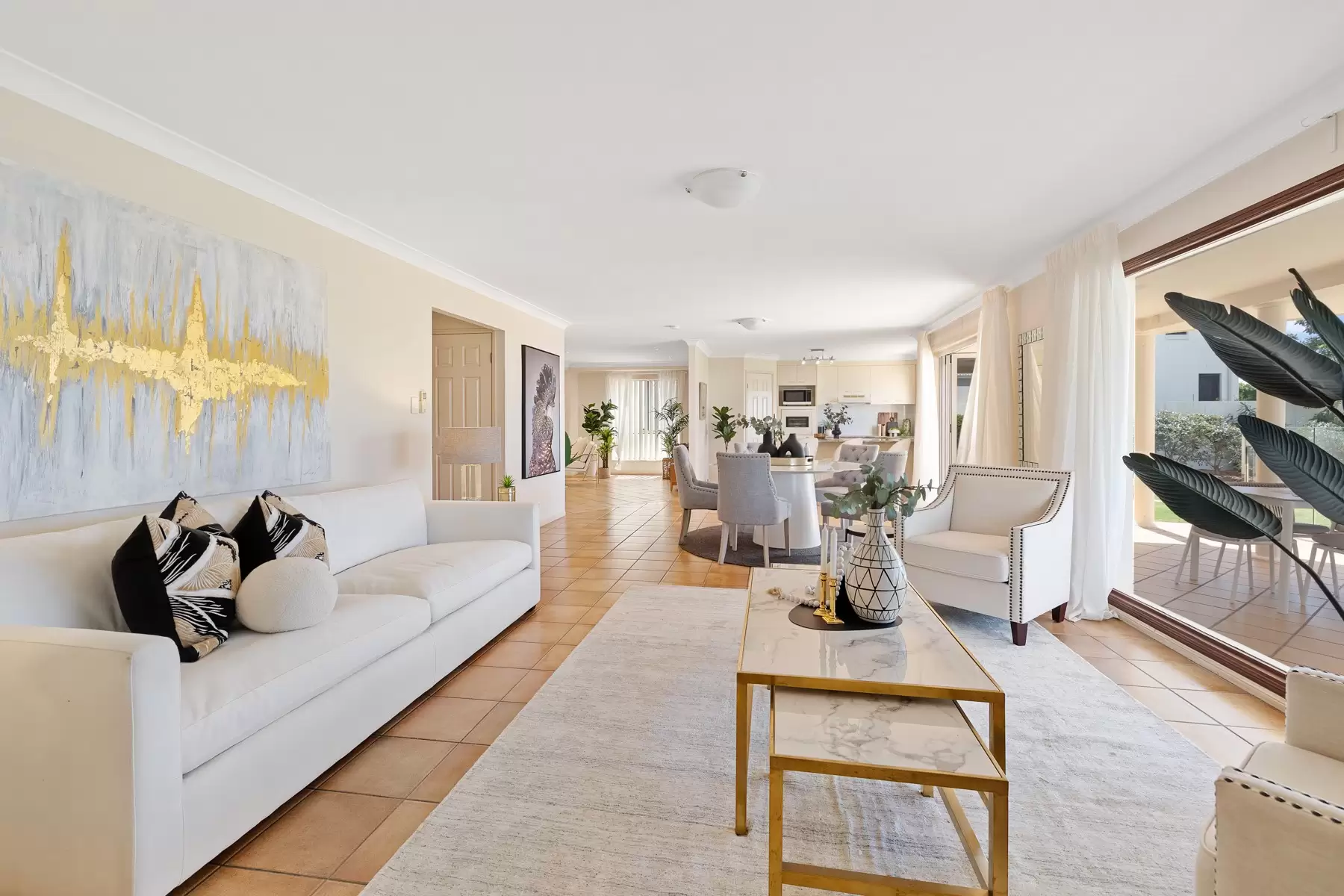 6 Piermont Place, Raby Bay Sold by Queensland Sotheby's International Realty - image 1