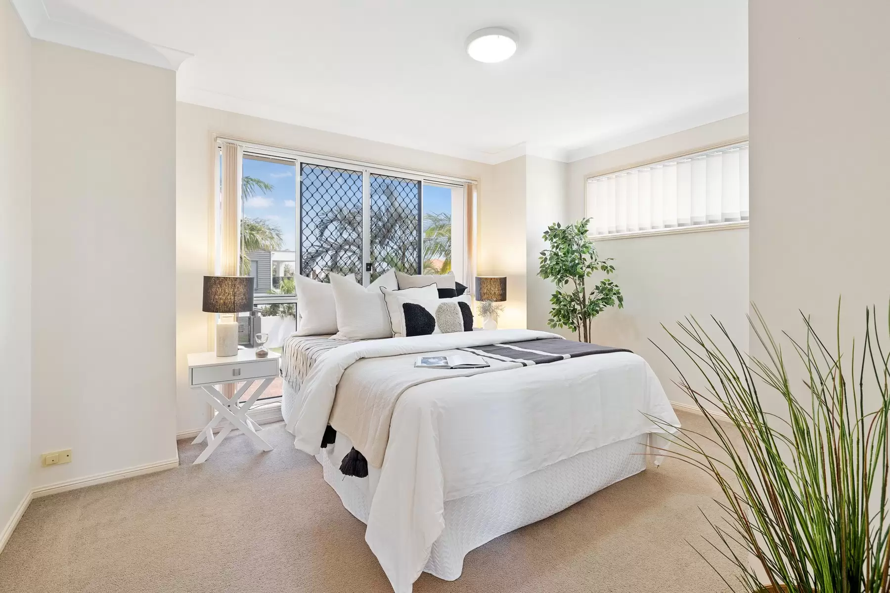 6 Piermont Place, Raby Bay Sold by Queensland Sotheby's International Realty - image 1
