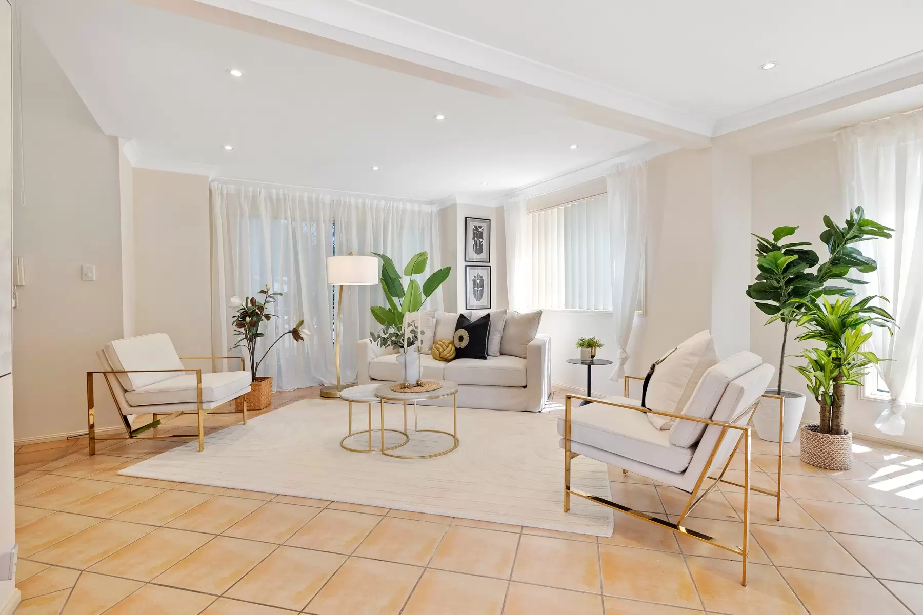 6 Piermont Place, Raby Bay Sold by Queensland Sotheby's International Realty - image 1