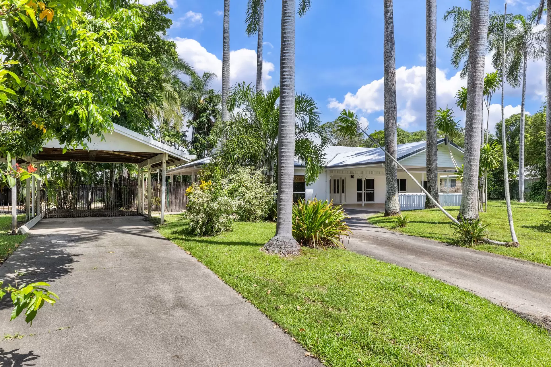 16 Endeavour Street, Port Douglas Sold by  - image 1