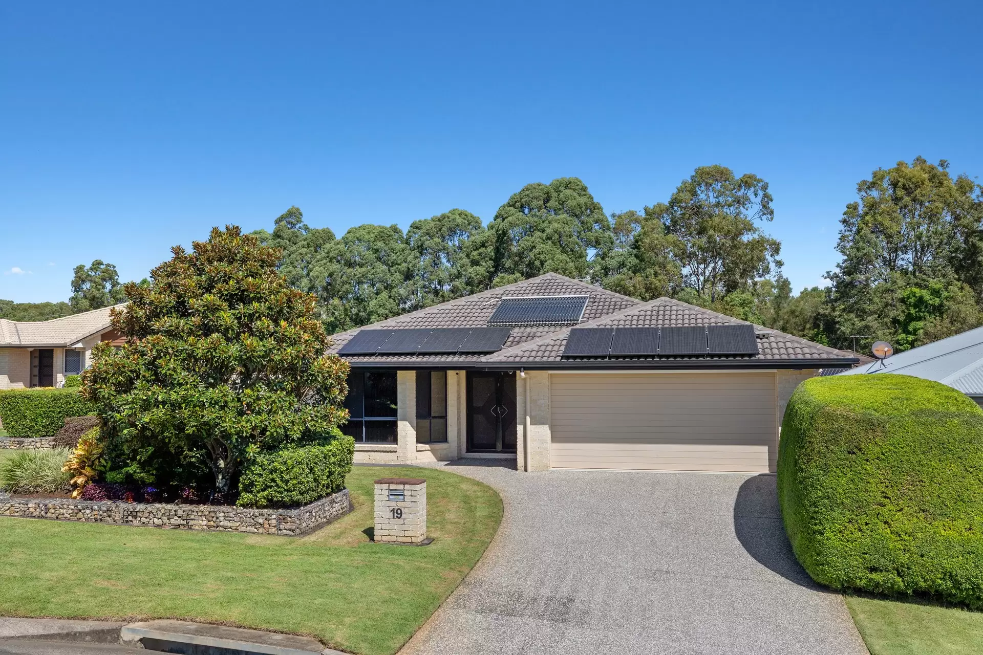 19 Bryce Place, Birkdale Sold by  - image 1