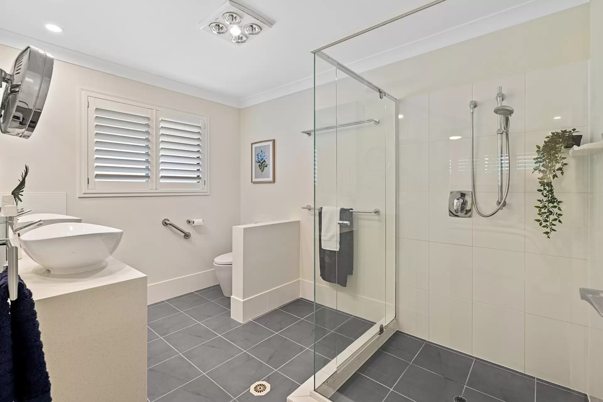 19 Bryce Place, Birkdale Sold by Queensland Sotheby's International Realty - image 1