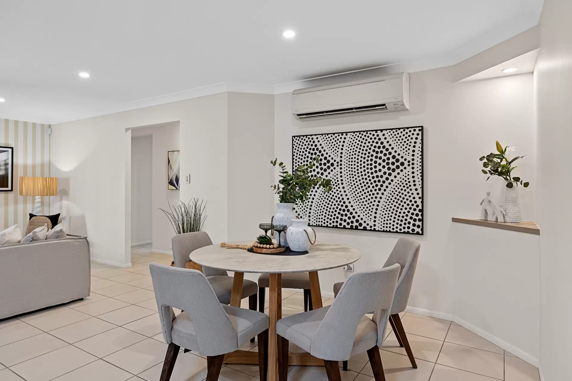 19 Bryce Place, Birkdale Sold by Queensland Sotheby's International Realty - image 1