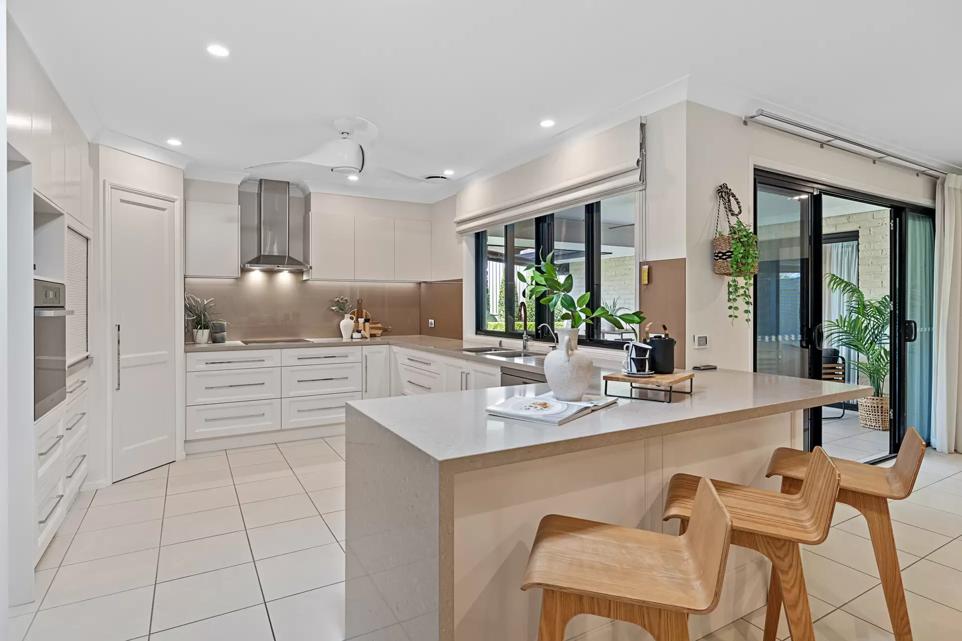 19 Bryce Place, Birkdale Sold by  - image 1