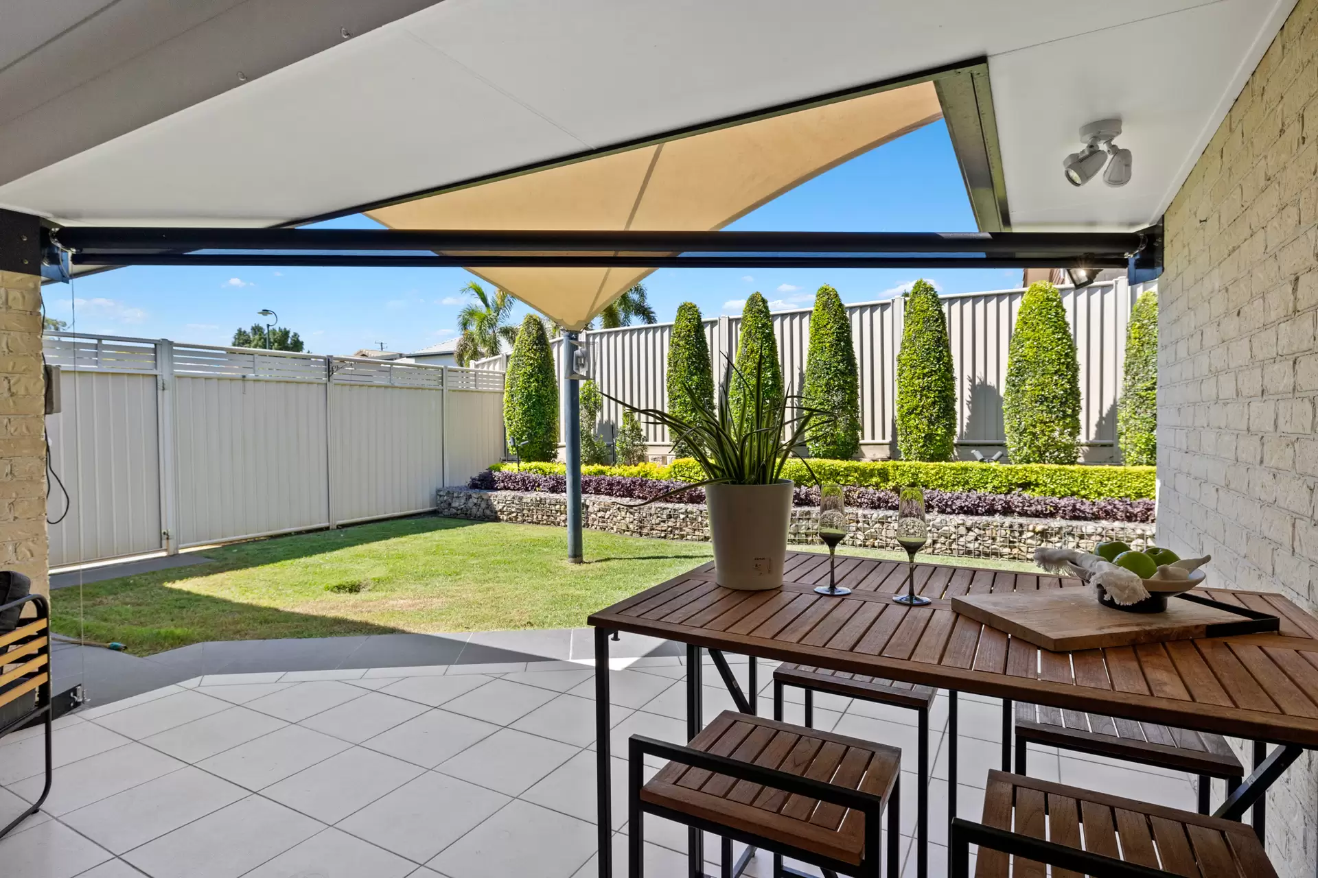 19 Bryce Place, Birkdale Sold by  - image 1