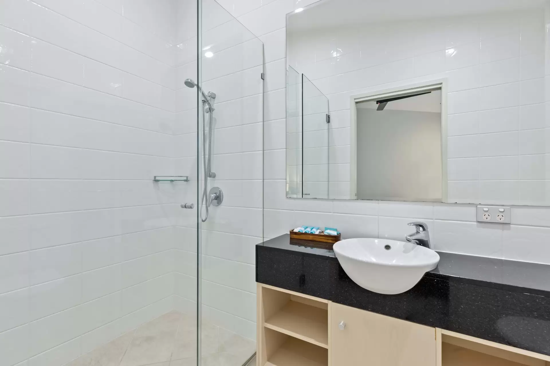 10/26-30 Macrossan Street, Port Douglas Sold by  - image 1