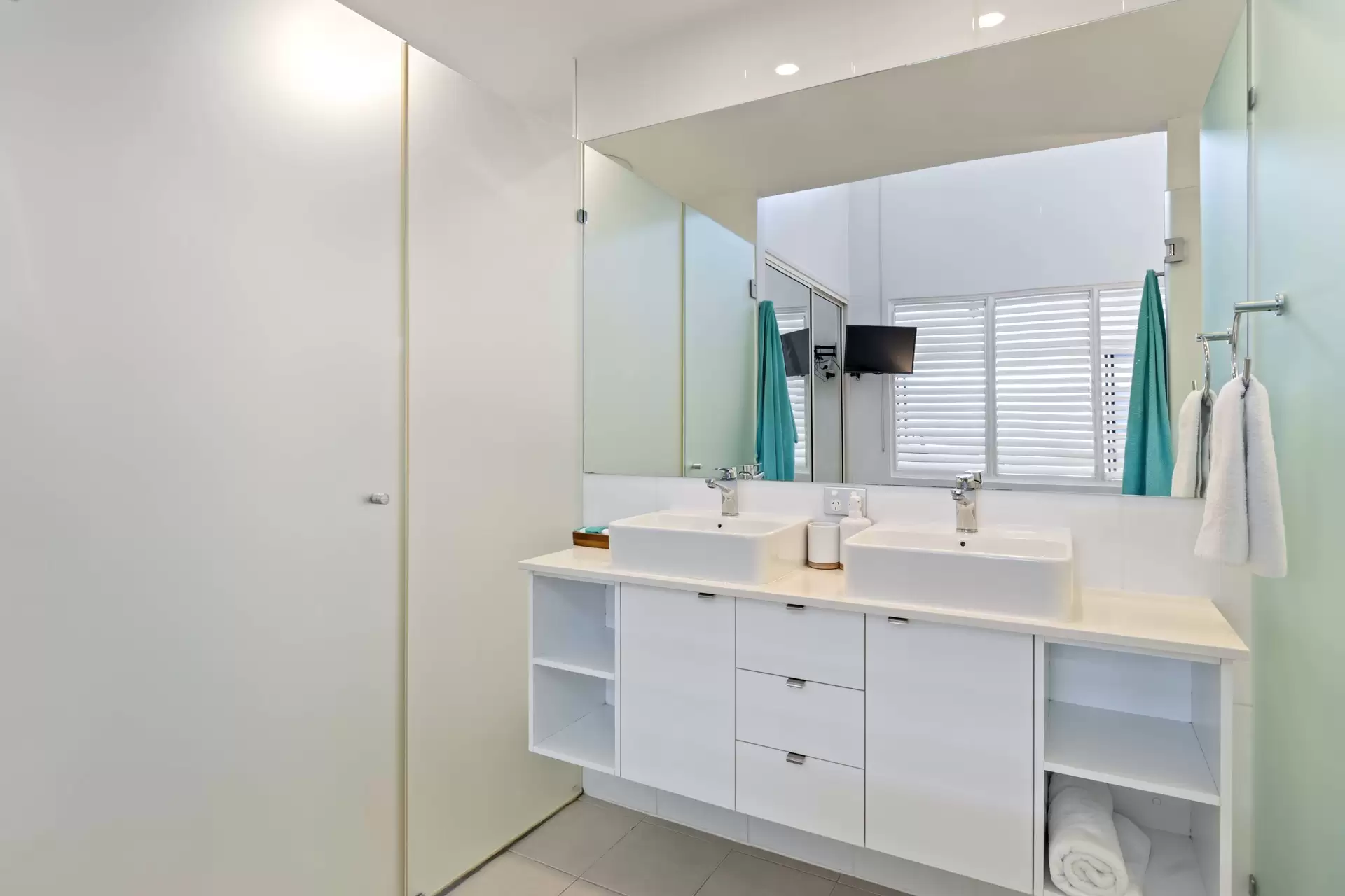 10/26-30 Macrossan Street, Port Douglas Sold by  - image 1