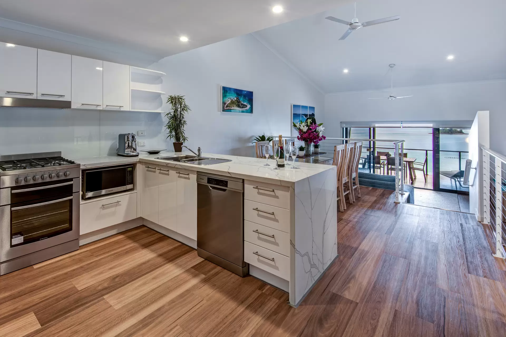 31/5 Acacia Drive, Hamilton Island Sold by Queensland Sotheby's International Realty - image 1