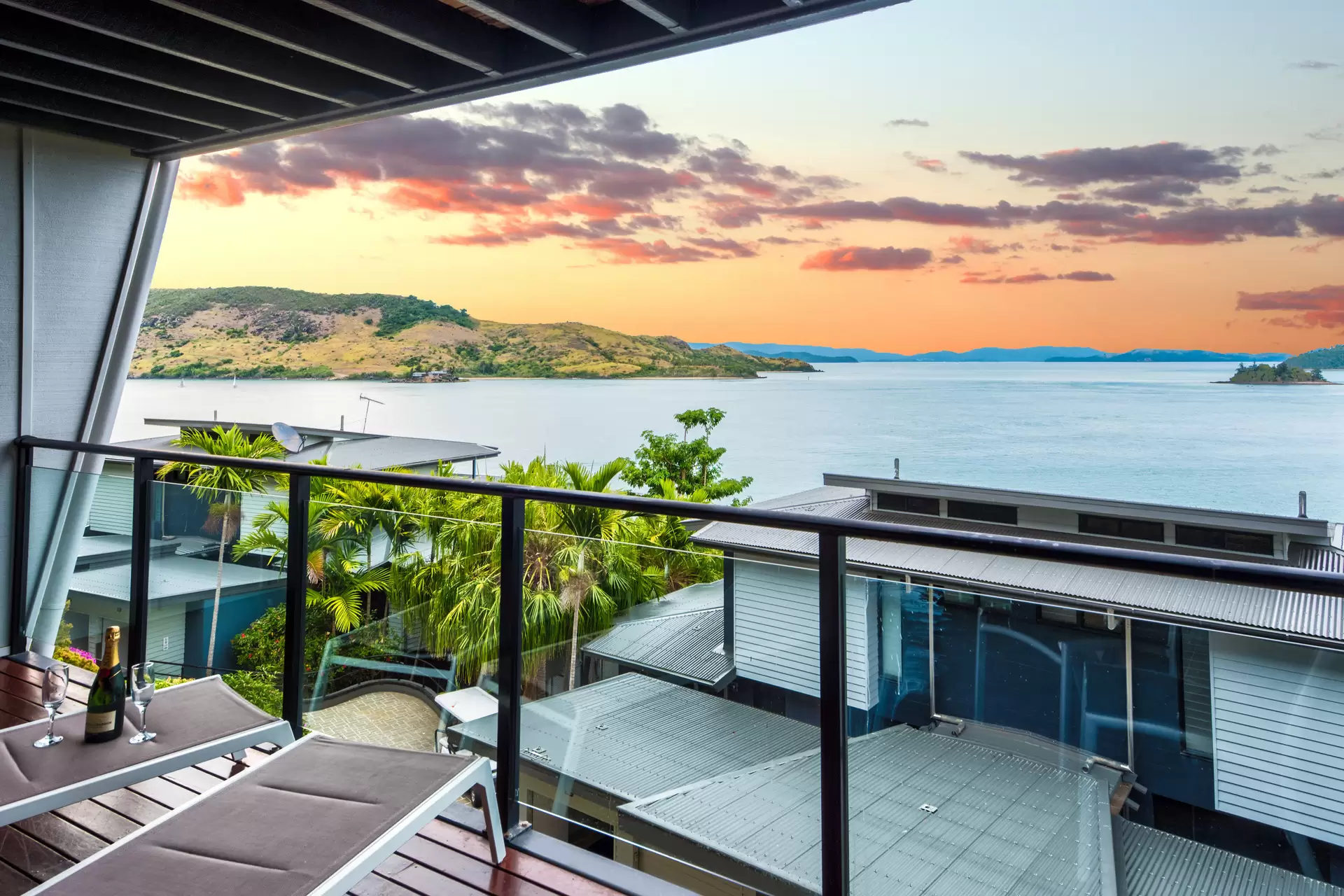 31/5 Acacia Drive, Hamilton Island Sold by Queensland Sotheby's International Realty - image 1