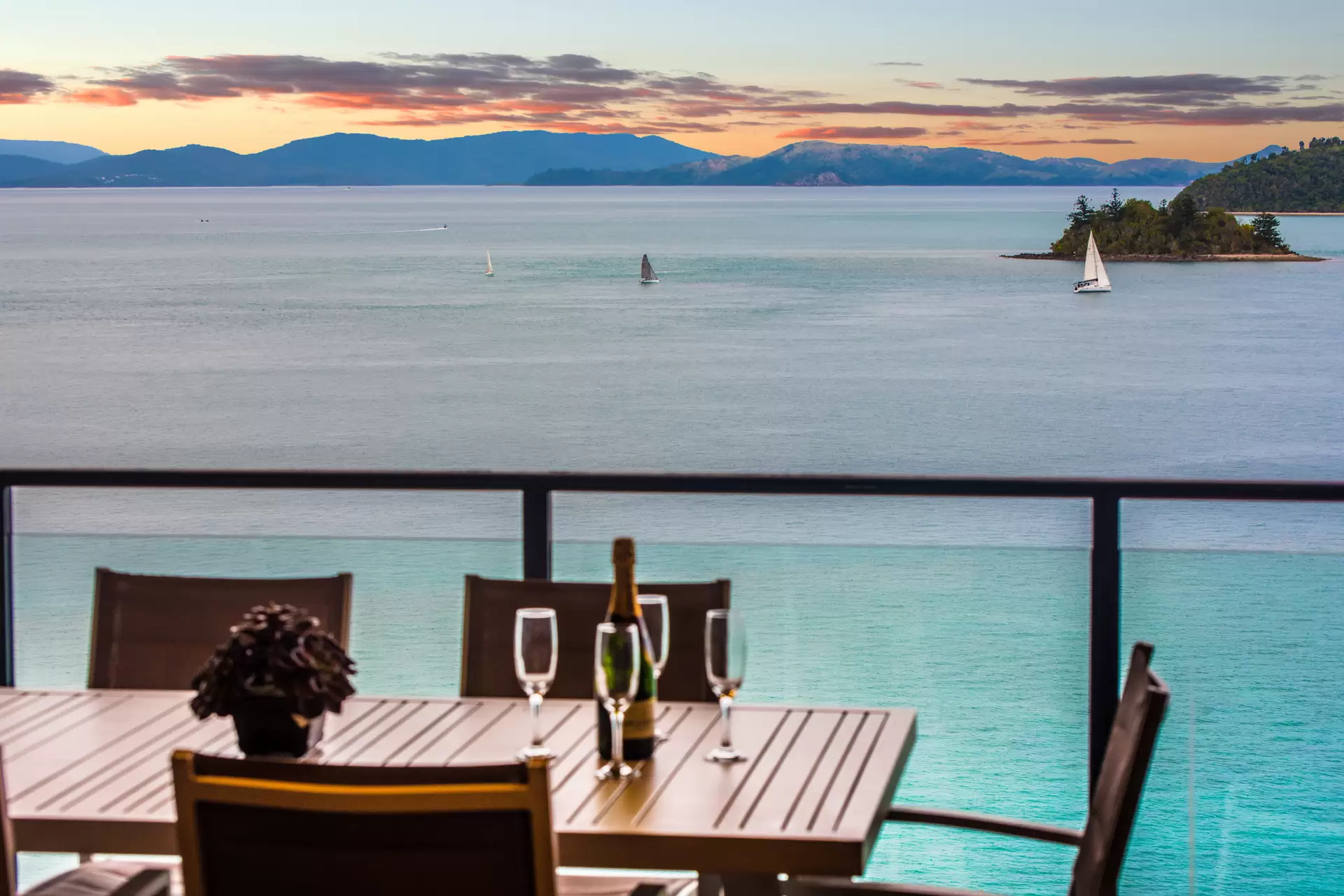 31/5 Acacia Drive, Hamilton Island Sold by Queensland Sotheby's International Realty - image 1