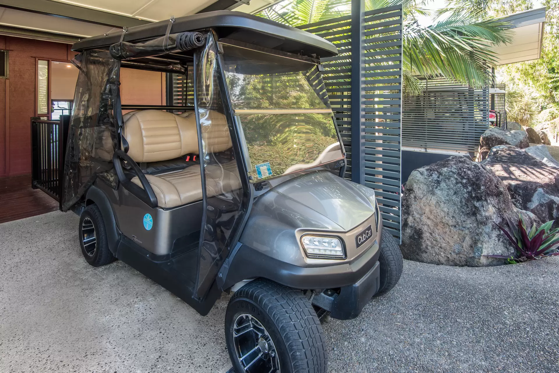 6/5 Acacia Drive, Hamilton Island Sold by Queensland Sotheby's International Realty - image 1
