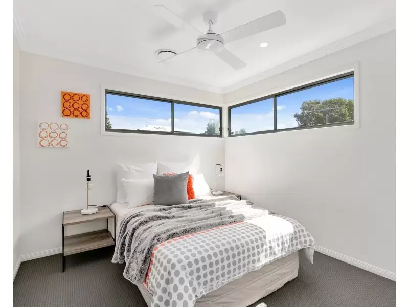 1/111 Falconer Street, Southport Sold by Queensland Sotheby's International Realty - image 1