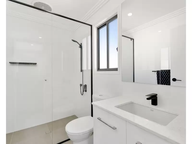 1/111 Falconer Street, Southport Sold by Queensland Sotheby's International Realty - image 1