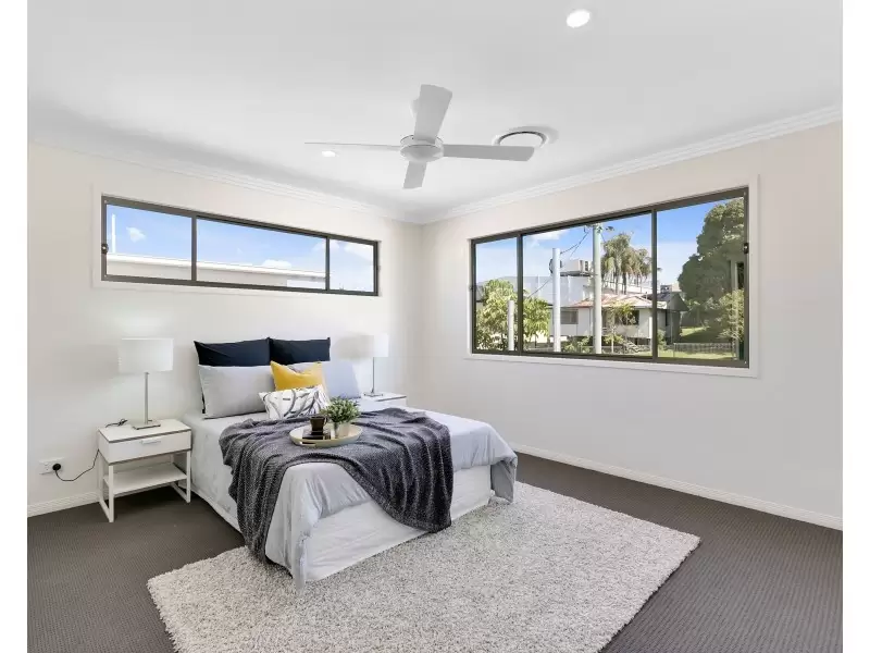 1/111 Falconer Street, Southport Sold by Queensland Sotheby's International Realty - image 1