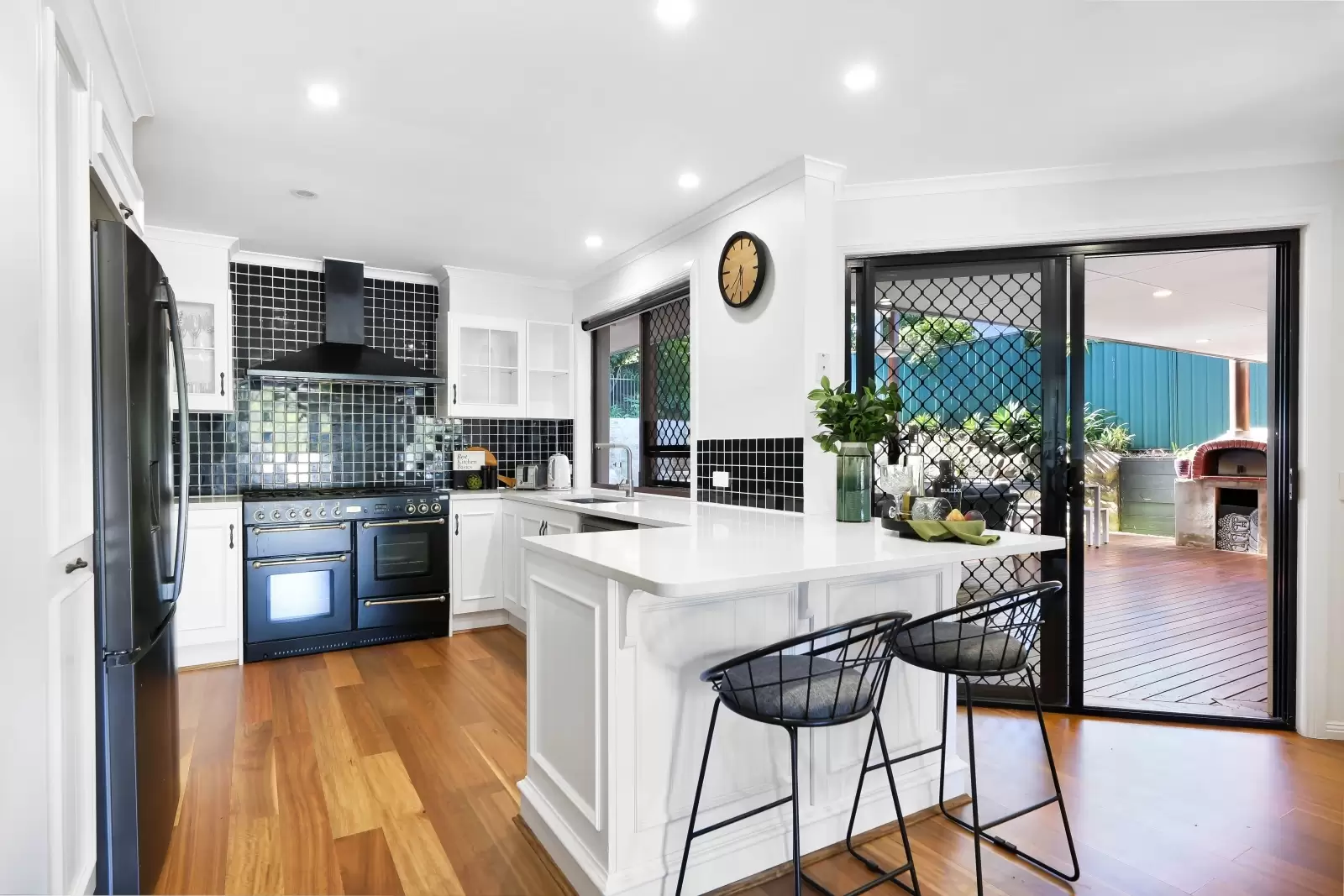 11 Kiowa Drive, Mudgeeraba Sold by  - image 1