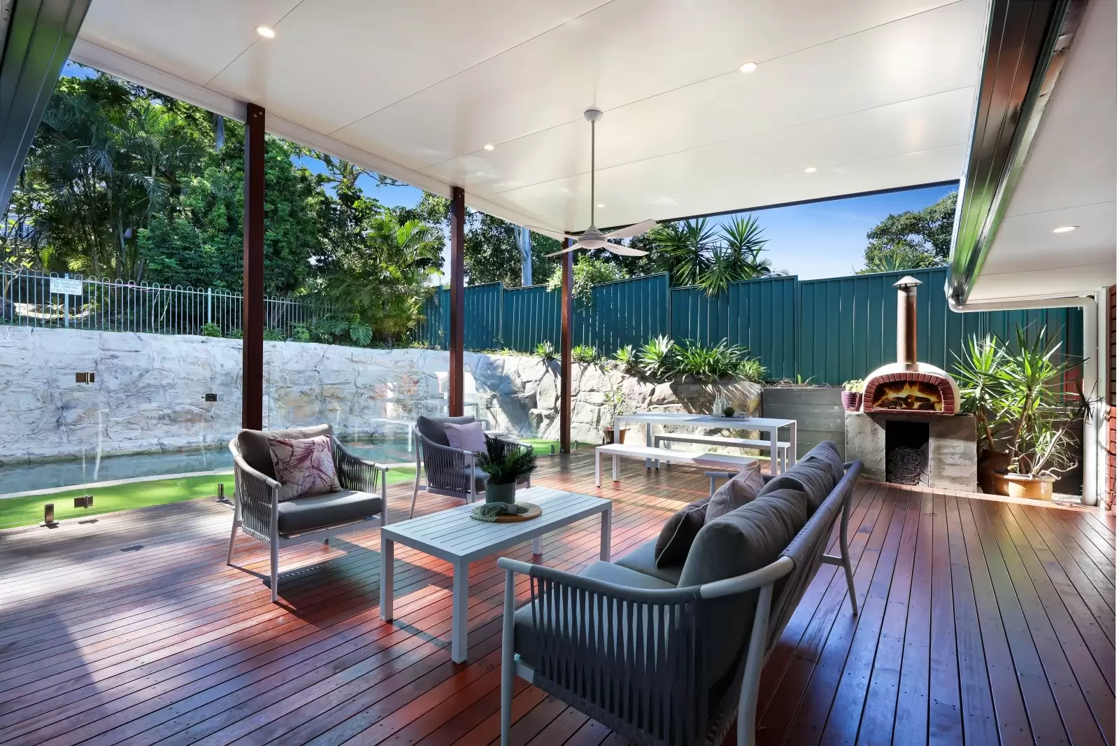 11 Kiowa Drive, Mudgeeraba Sold by  - image 1