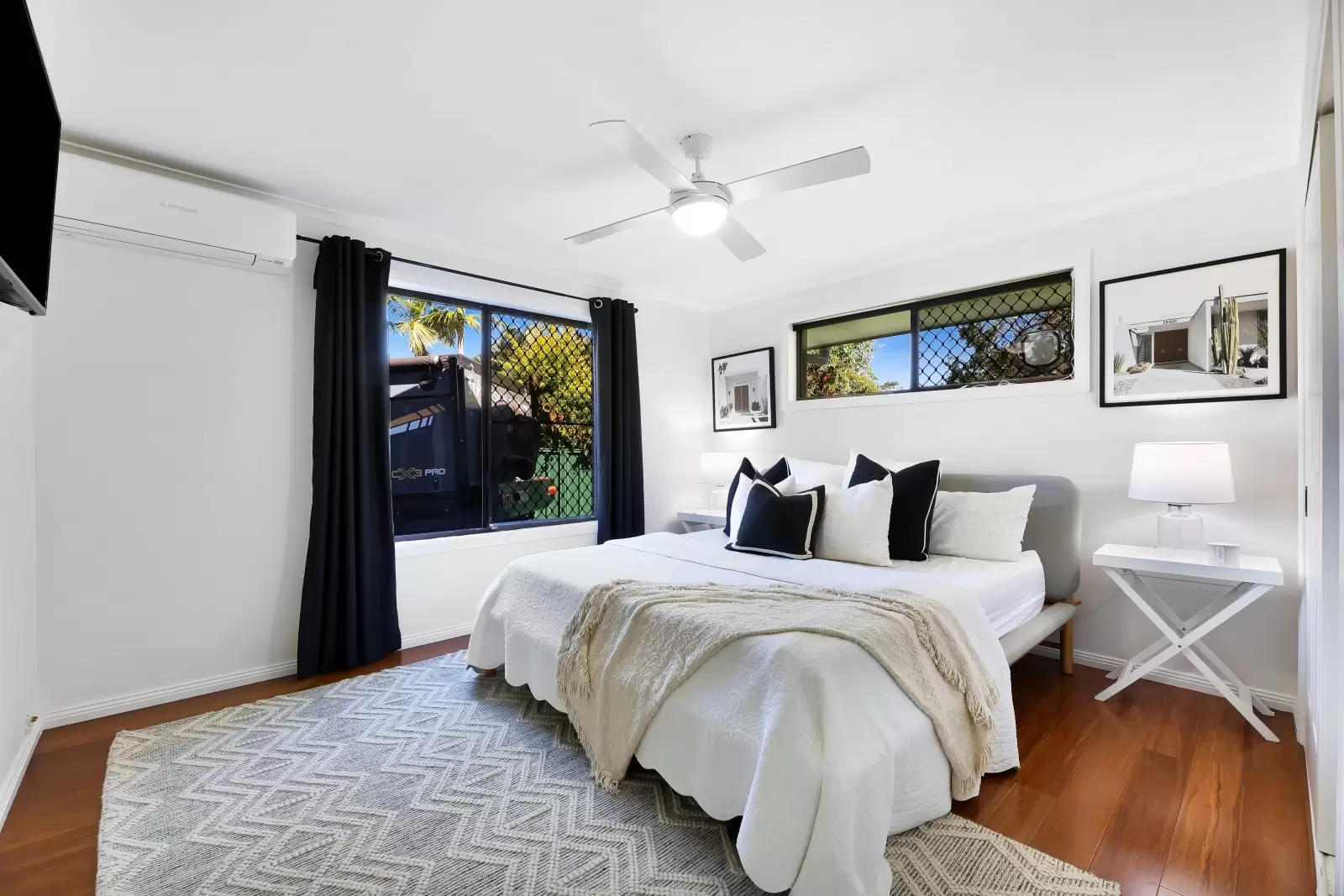 11 Kiowa Drive, Mudgeeraba Sold by  - image 1