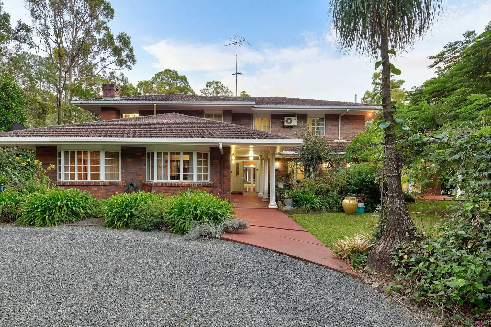374 Grieve Road, Rochedale Sold by  - image 1