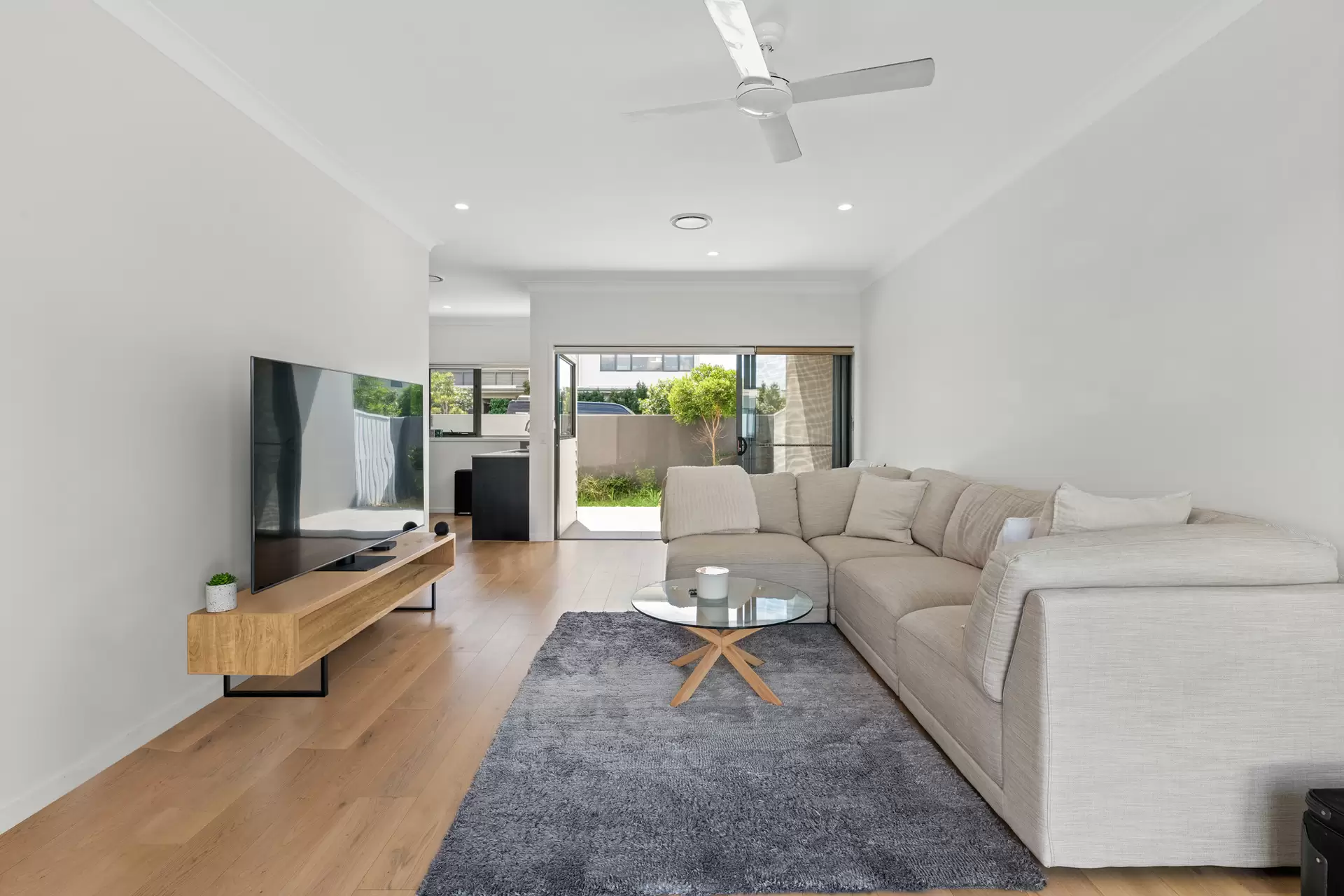 17/191 Marina Quays Boulevard, Hope Island For Sale by Queensland Sotheby's International Realty - image 1