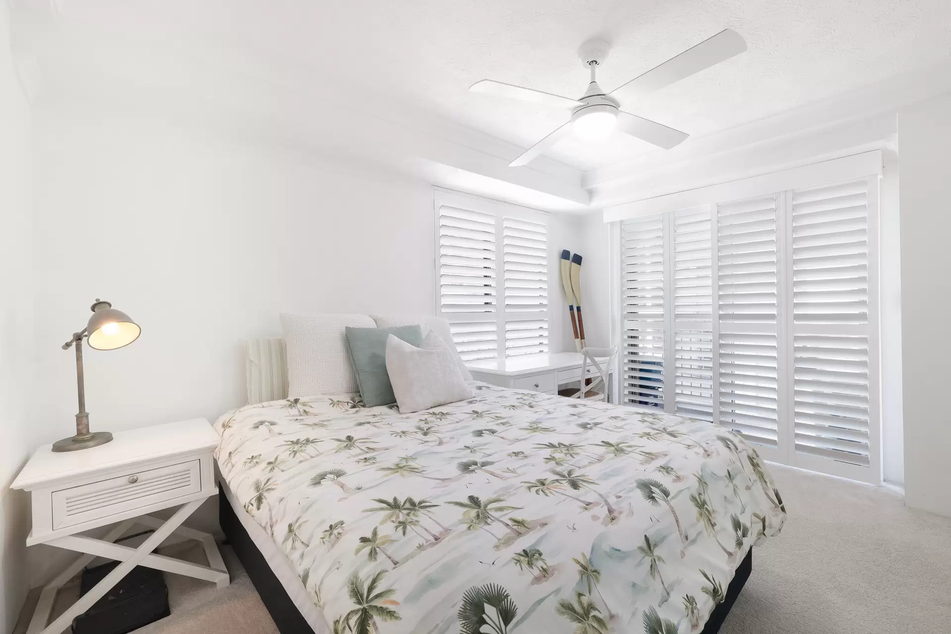 19/20 Cronin Avenue, Main Beach Sold by Queensland Sotheby's International Realty - image 1