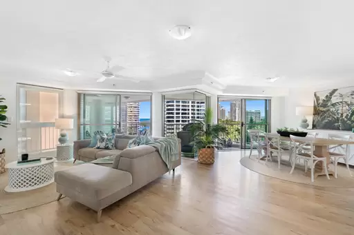 19/20 Cronin Avenue, Main Beach Sold by 