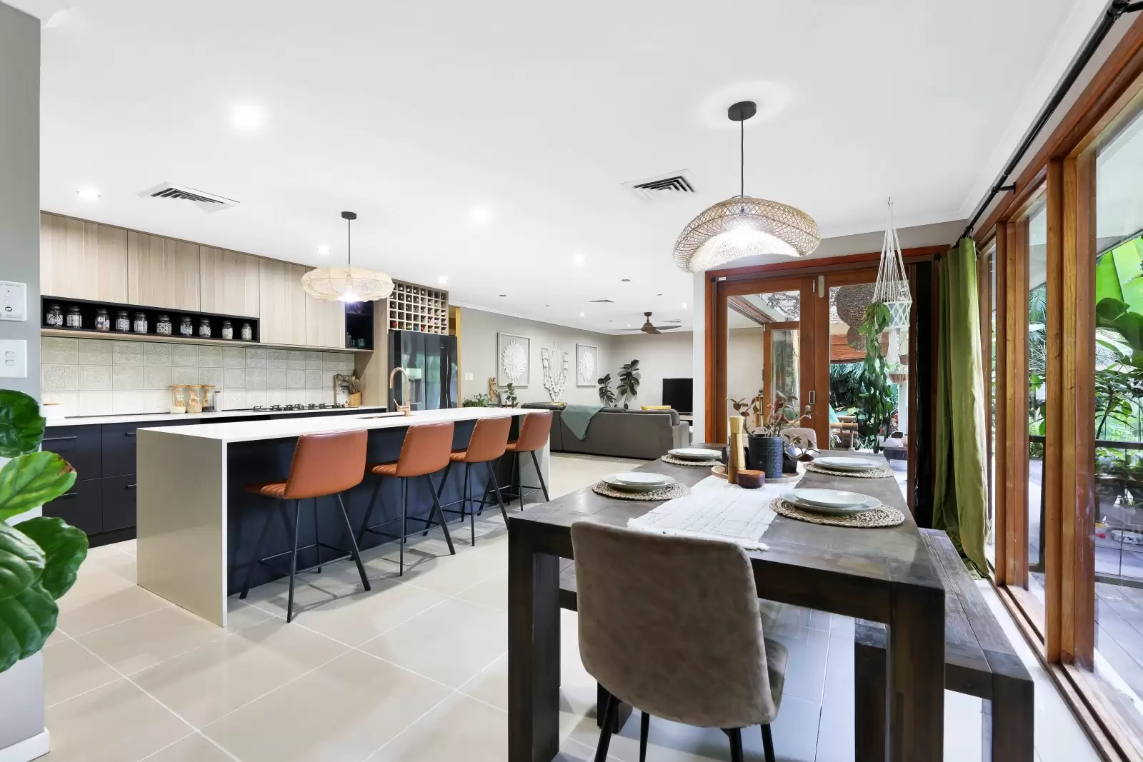 39 Strawberry Road, Mudgeeraba Sold by  - image 1