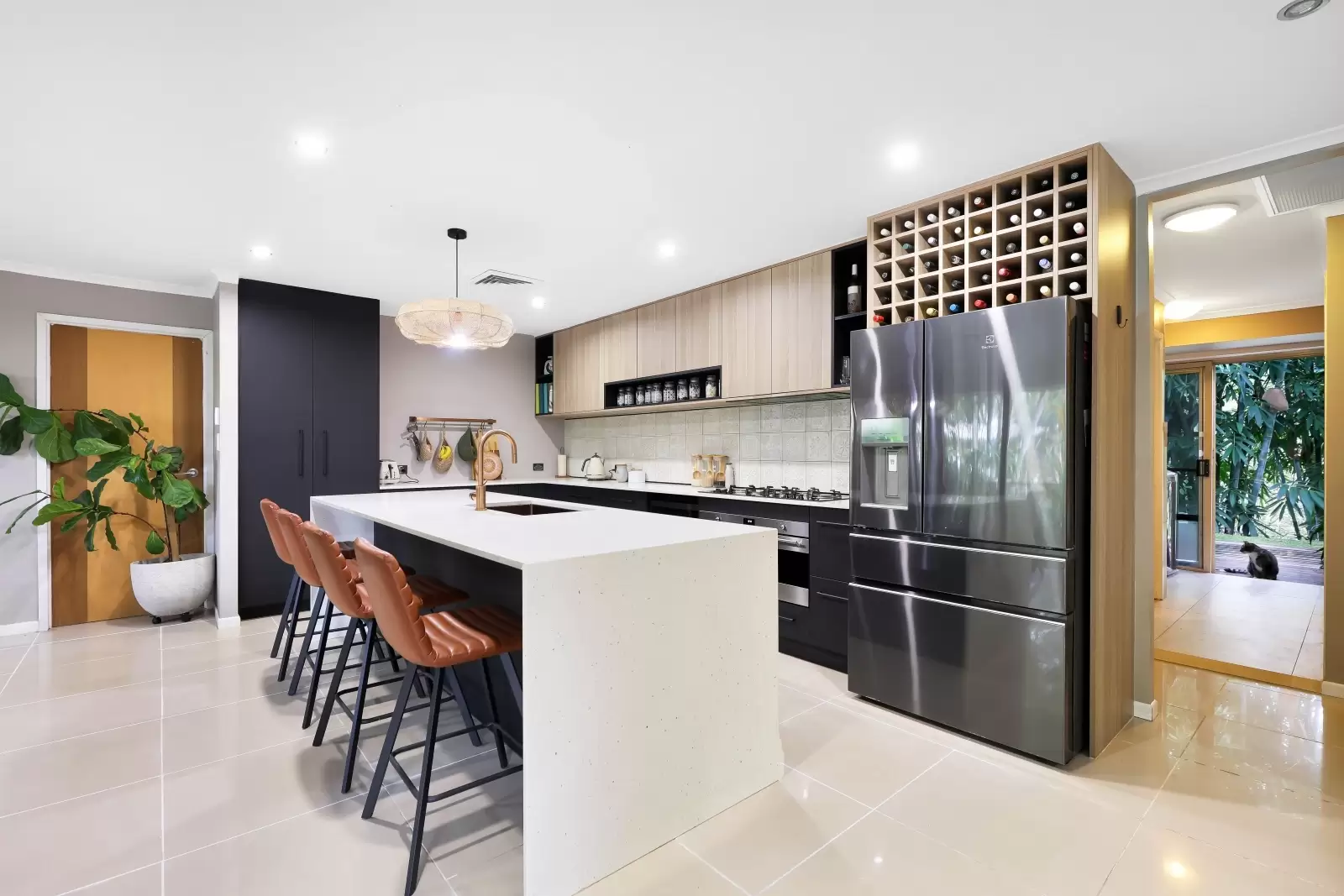 39 Strawberry Road, Mudgeeraba Sold by Queensland Sotheby's International Realty - image 1