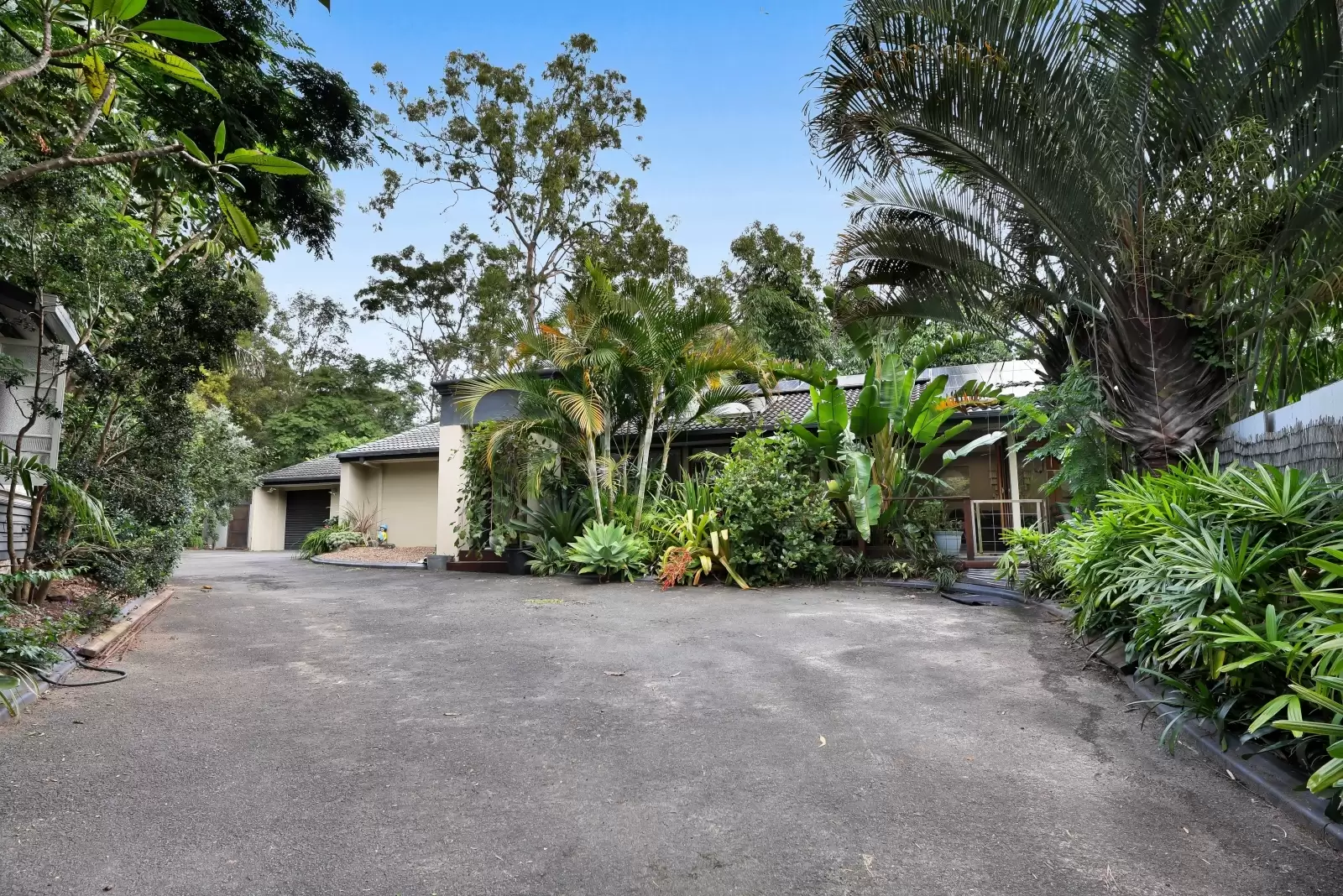 39 Strawberry Road, Mudgeeraba Sold by  - image 1