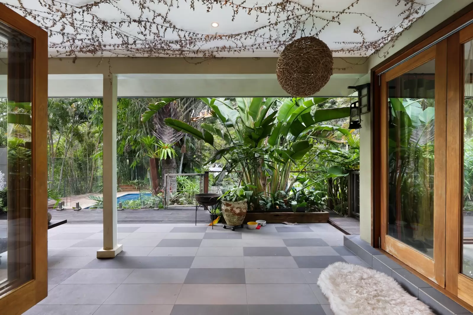 39 Strawberry Road, Mudgeeraba Sold by Queensland Sotheby's International Realty - image 1