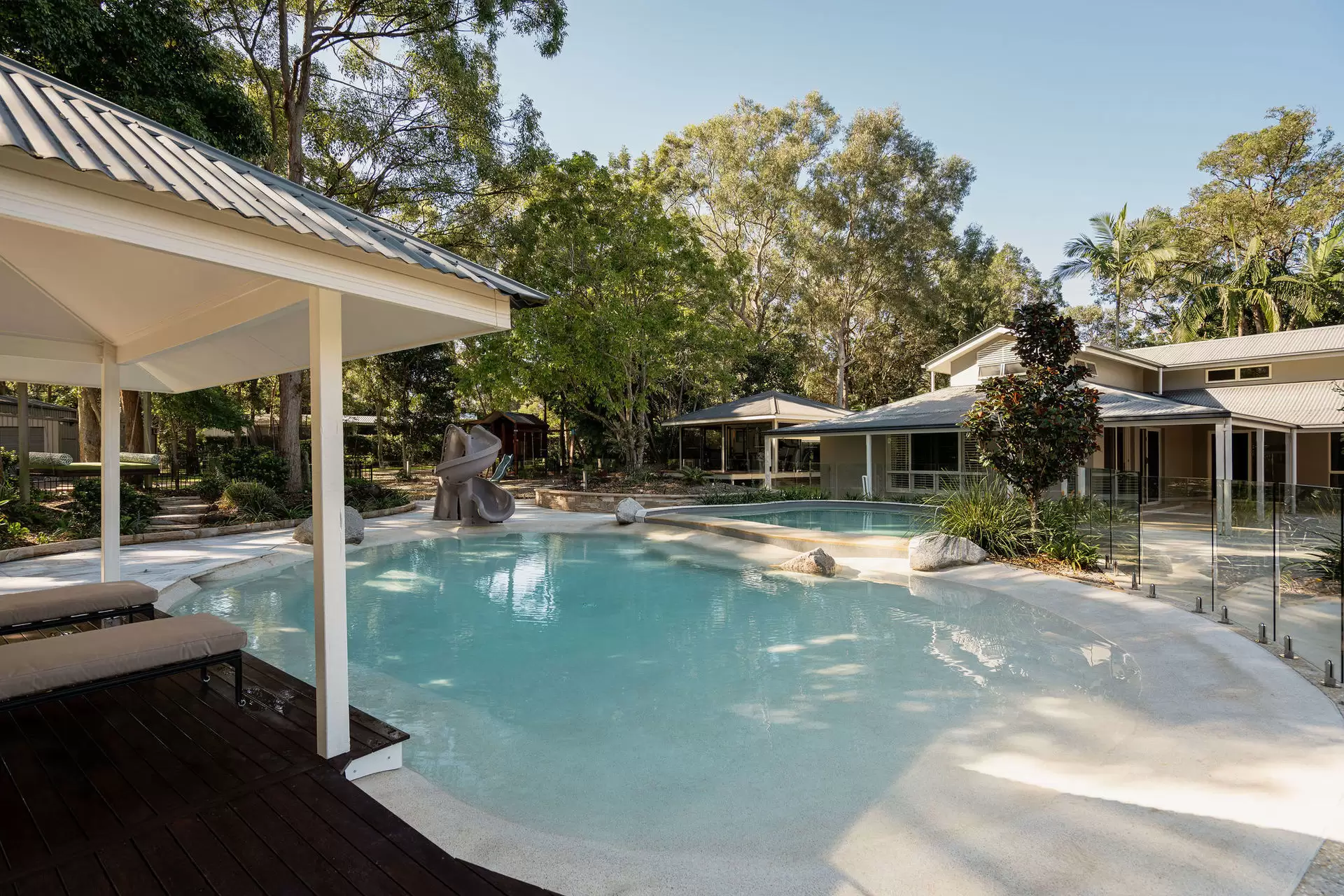 101 Geldart Road, Chandler Sold by Queensland Sotheby's International Realty - image 1