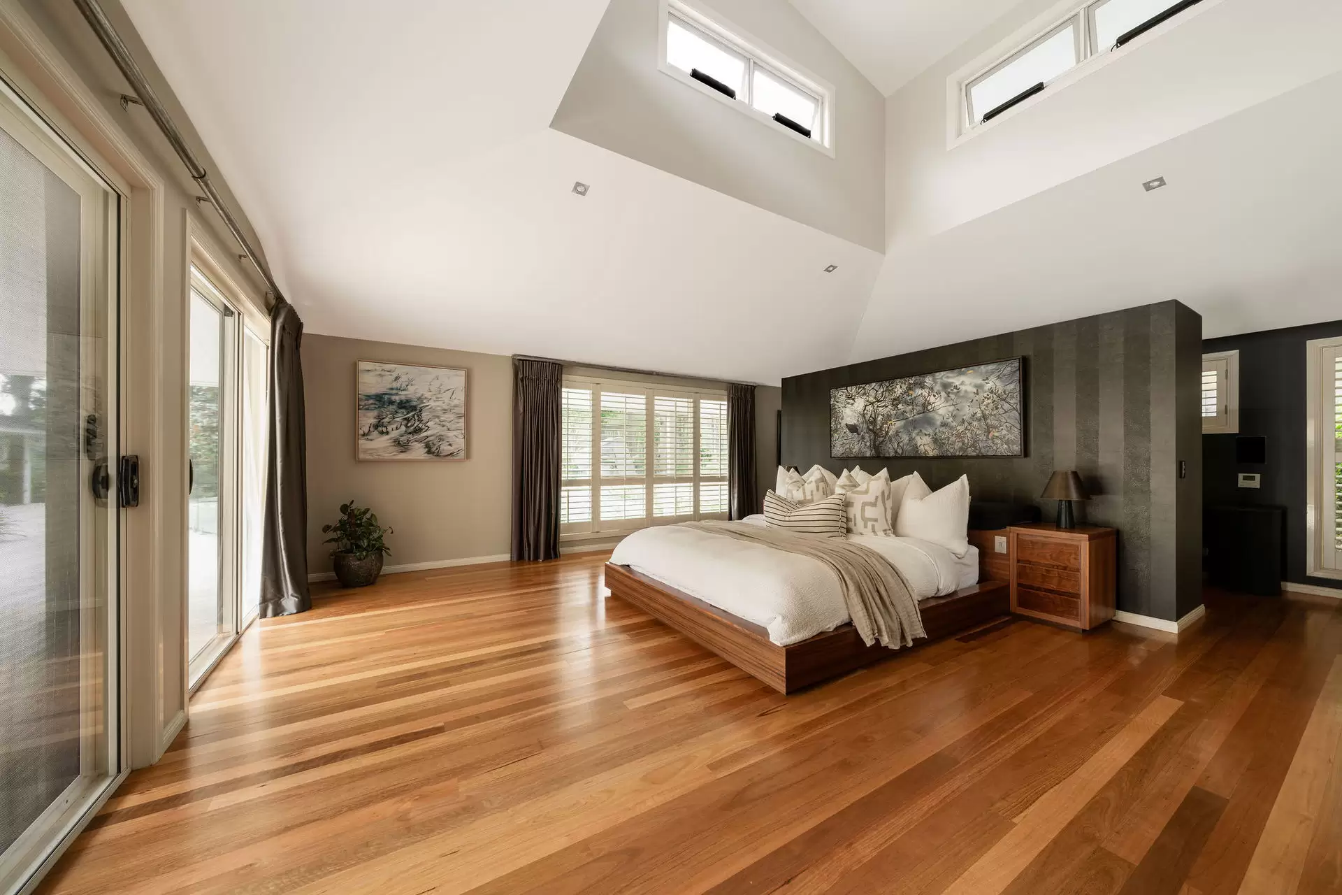 101 Geldart Road, Chandler Sold by Queensland Sotheby's International Realty - image 1