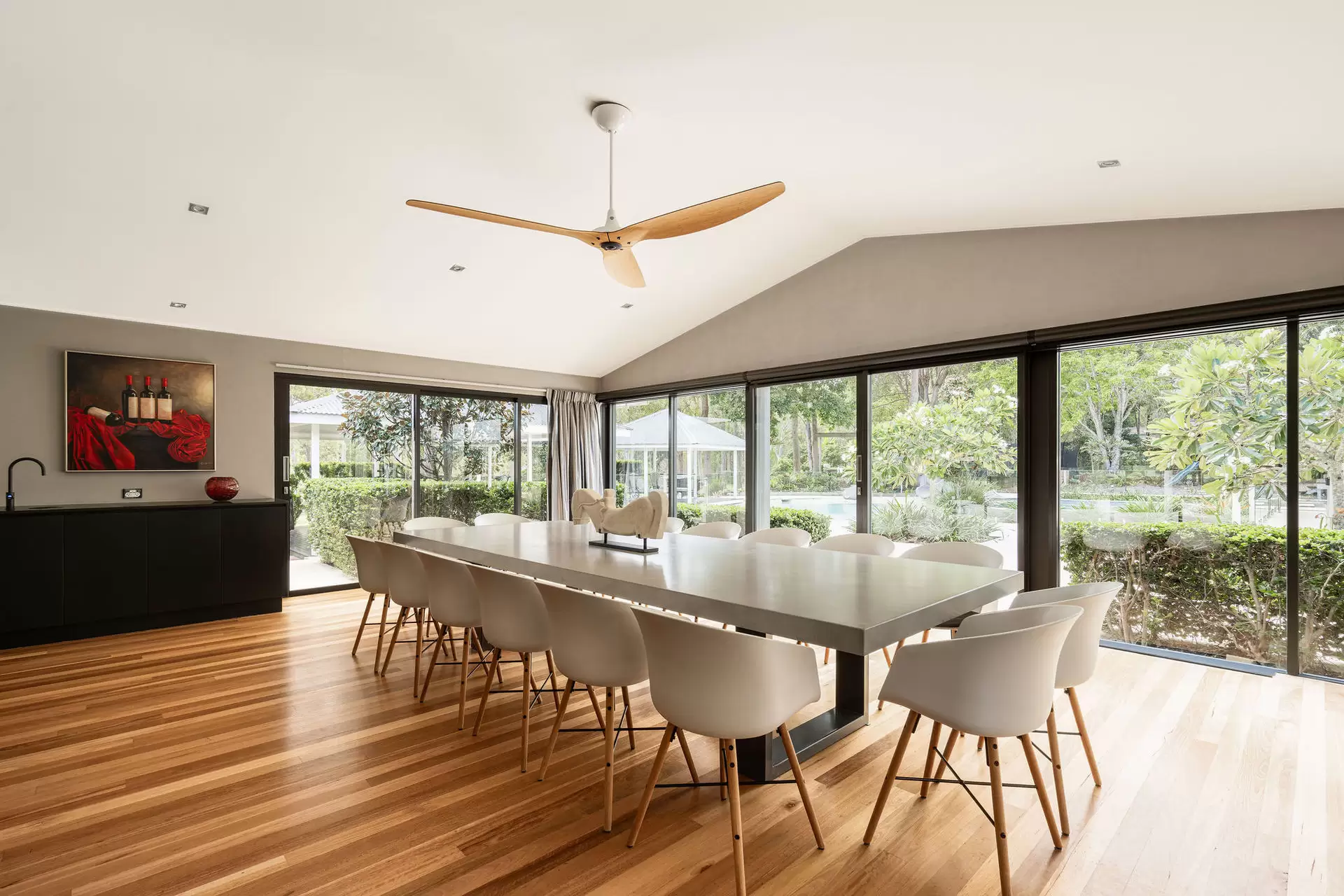 101 Geldart Road, Chandler Sold by Queensland Sotheby's International Realty - image 1
