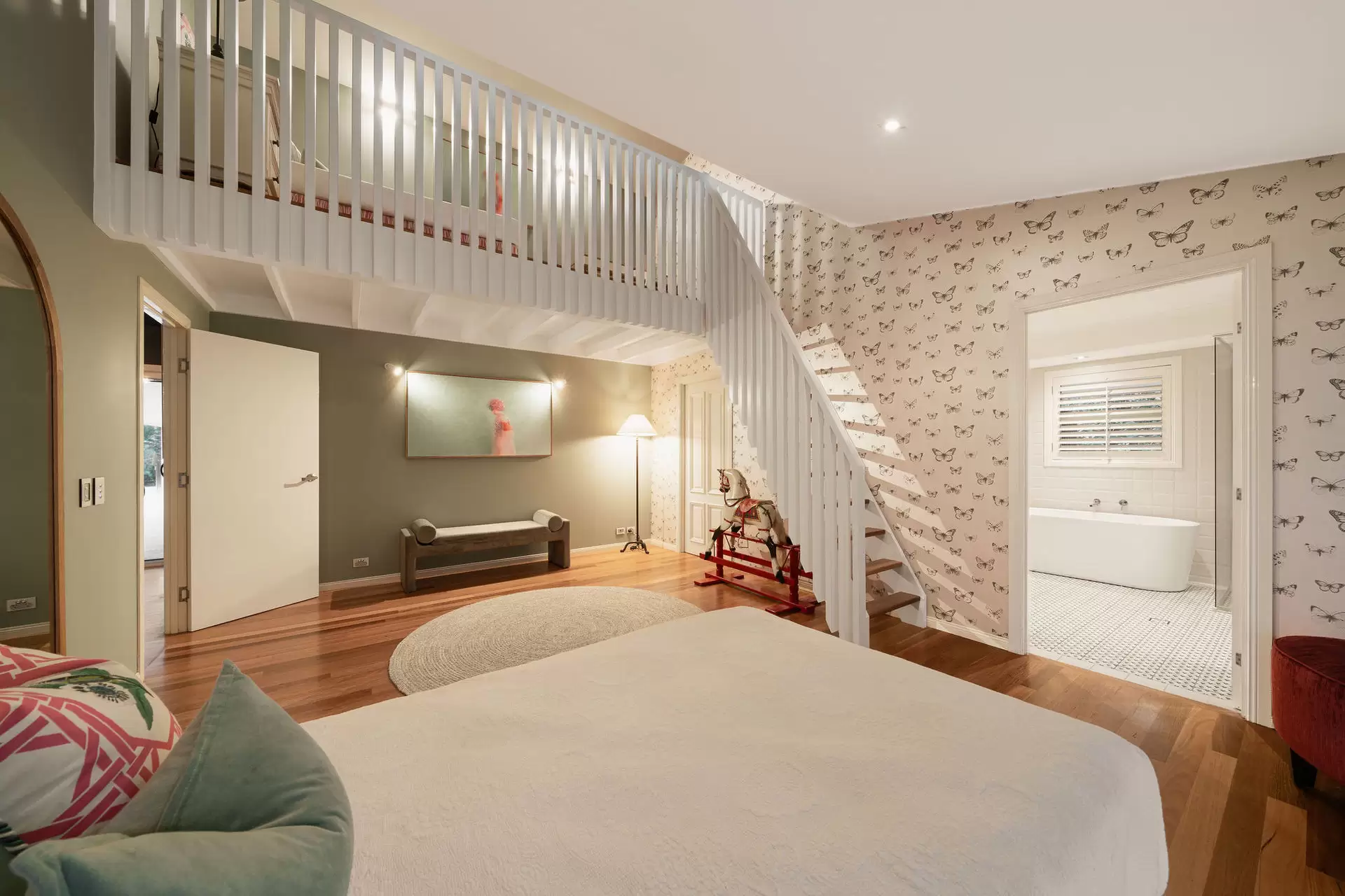 101 Geldart Road, Chandler Sold by Queensland Sotheby's International Realty - image 1