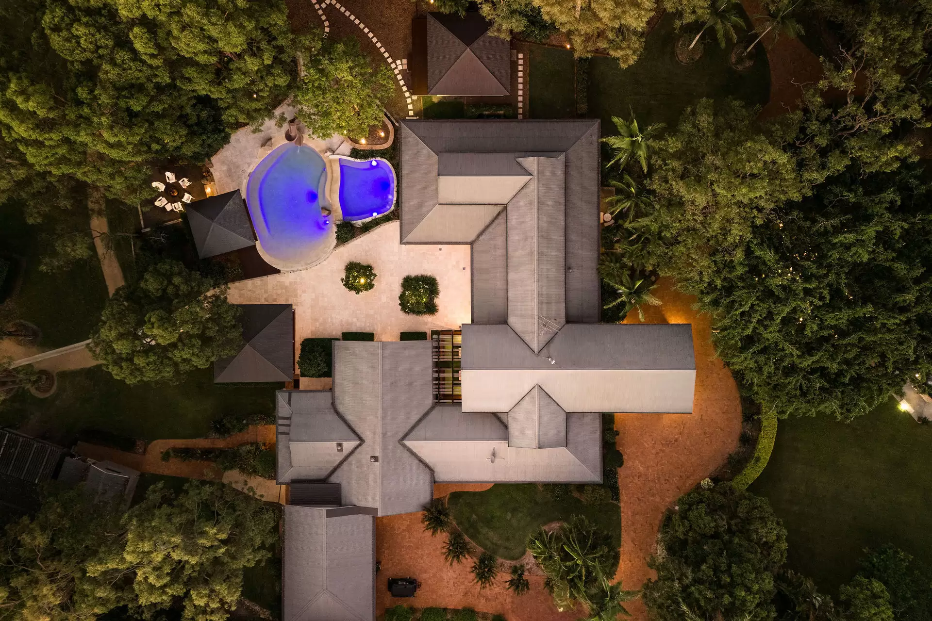 101 Geldart Road, Chandler Sold by Queensland Sotheby's International Realty - image 1