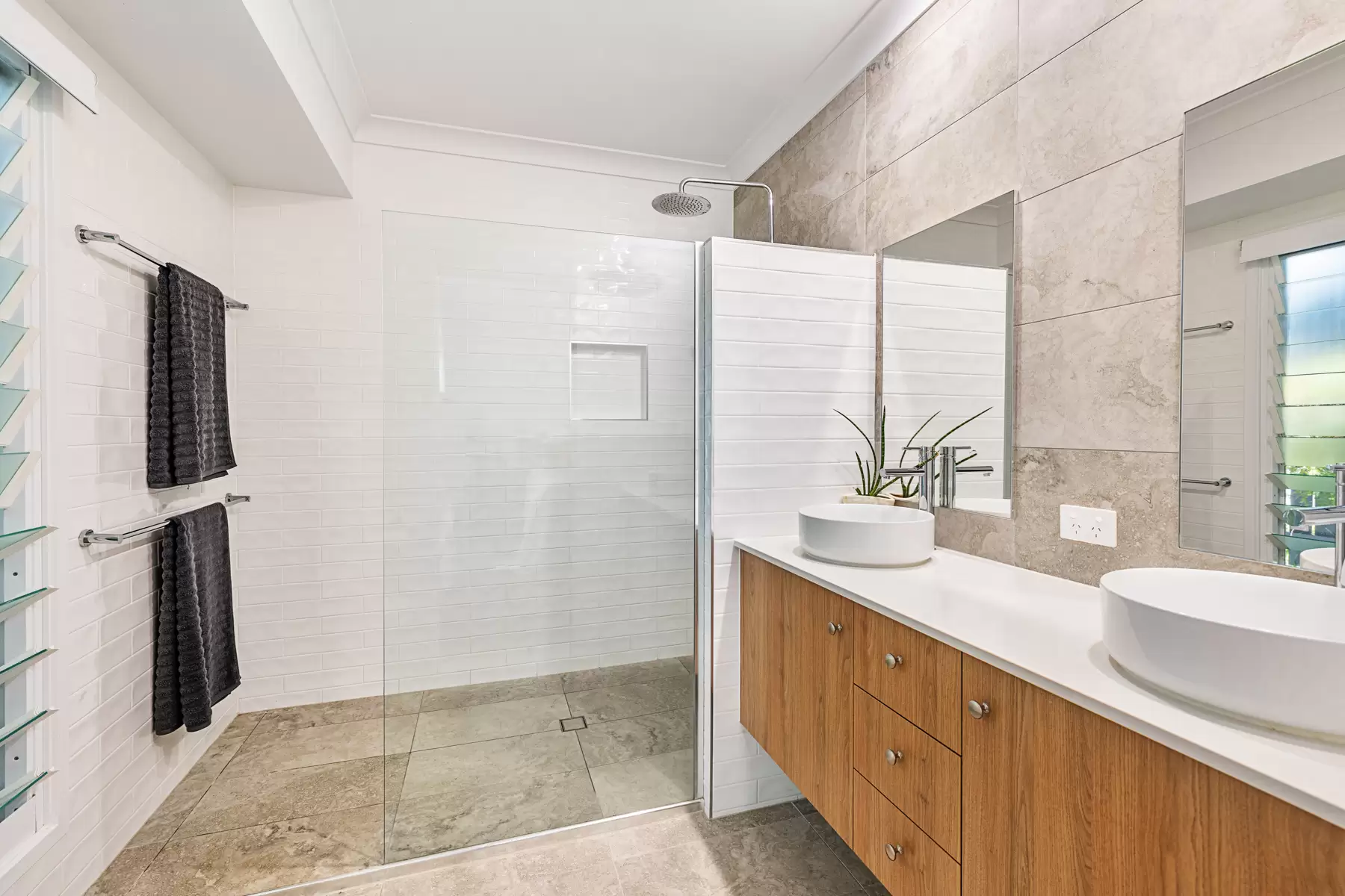 12 Dell Street, Cleveland Sold by Queensland Sotheby's International Realty - image 1