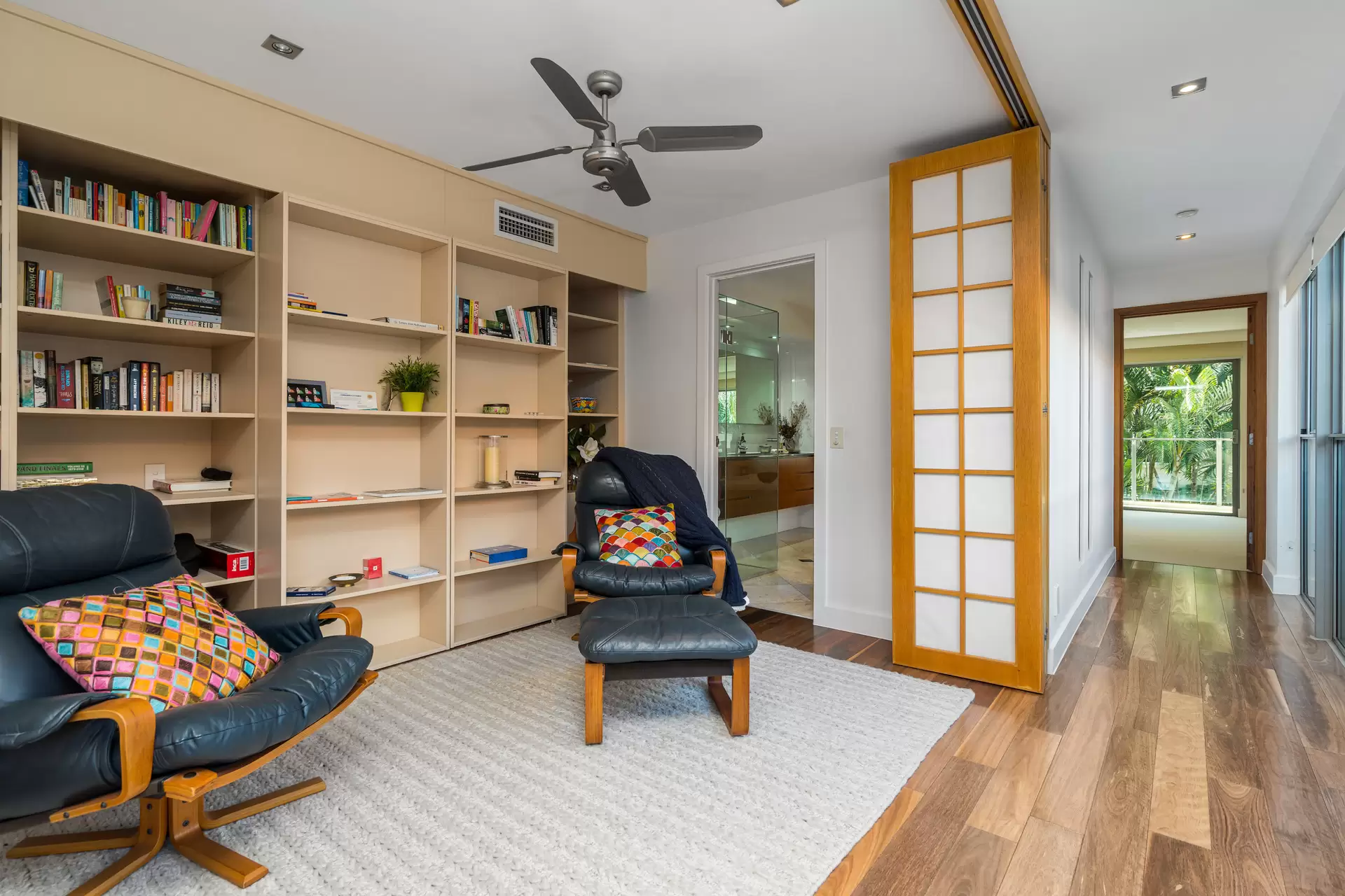 2/35 Hughes Avenue, Main Beach Sold by Queensland Sotheby's International Realty - image 1