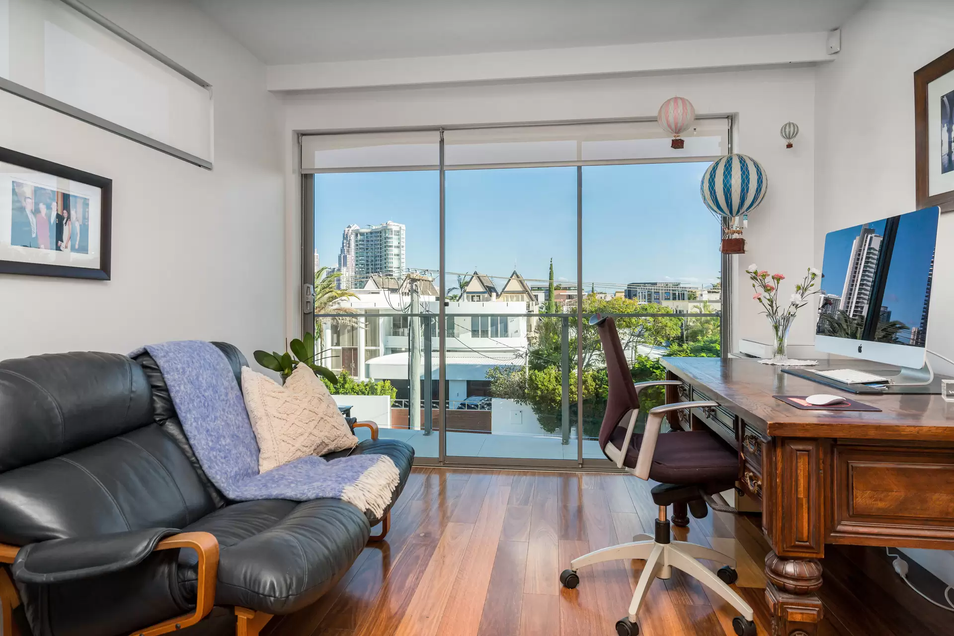 2/35 Hughes Avenue, Main Beach Sold by Queensland Sotheby's International Realty - image 1