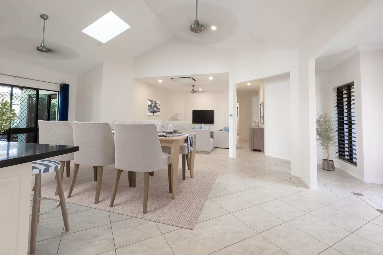 2 Lorikeet Close, Port Douglas Sold by Queensland Sotheby's International Realty - image 1