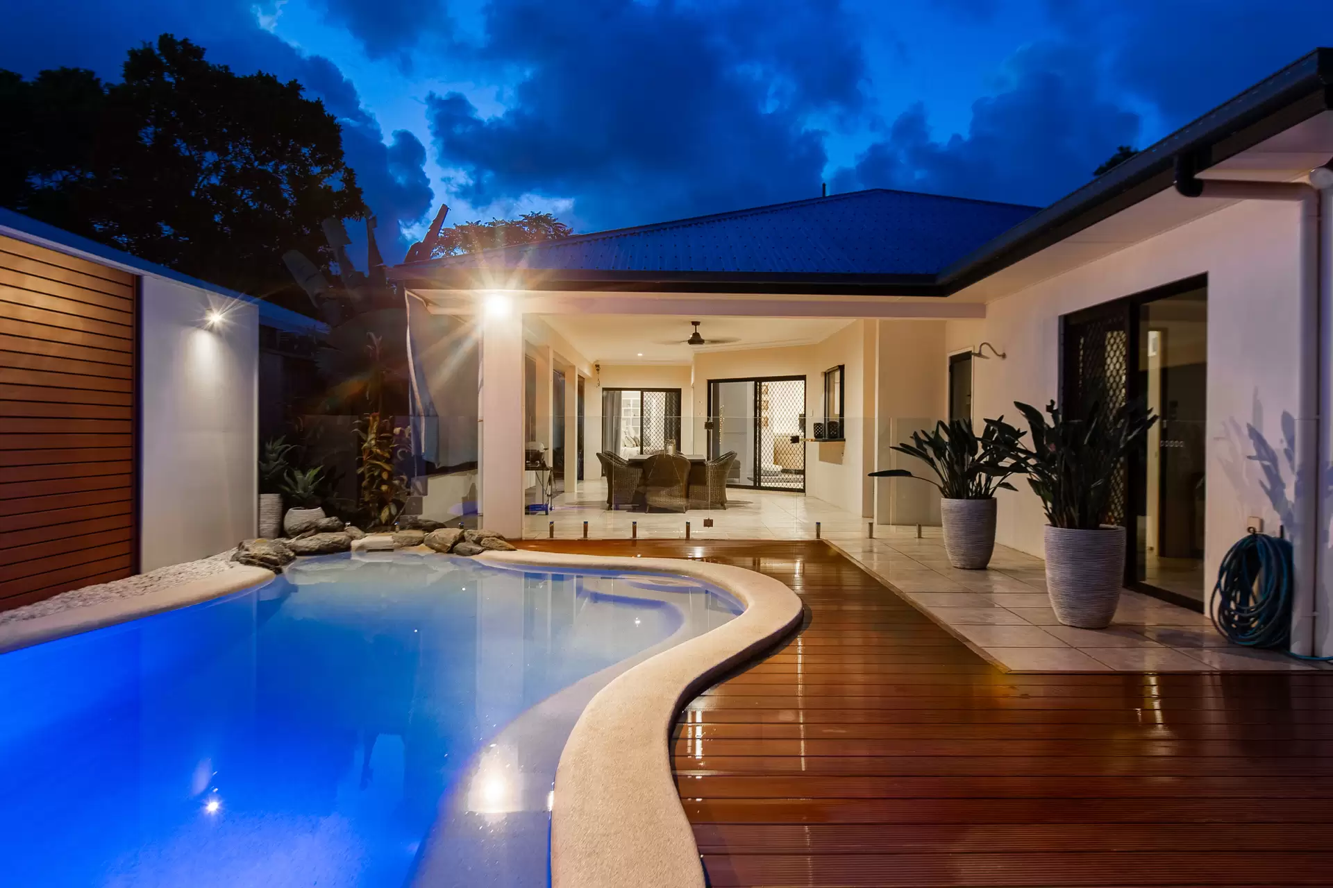 2 Lorikeet Close, Port Douglas Sold by Queensland Sotheby's International Realty - image 1
