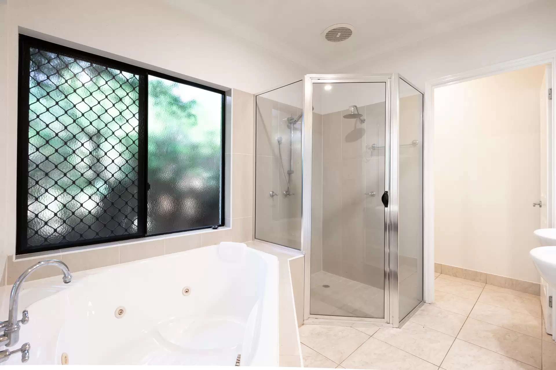 2 Lorikeet Close, Port Douglas Sold by Queensland Sotheby's International Realty - image 1