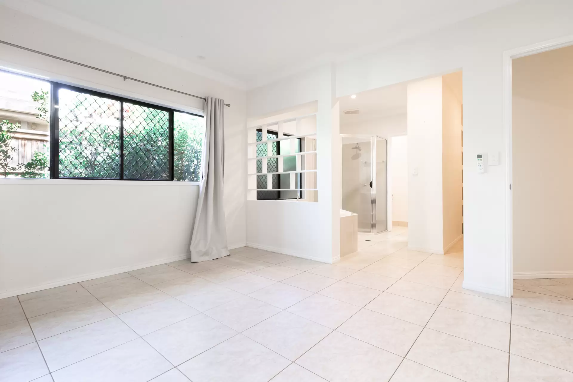 2 Lorikeet Close, Port Douglas Sold by  - image 1