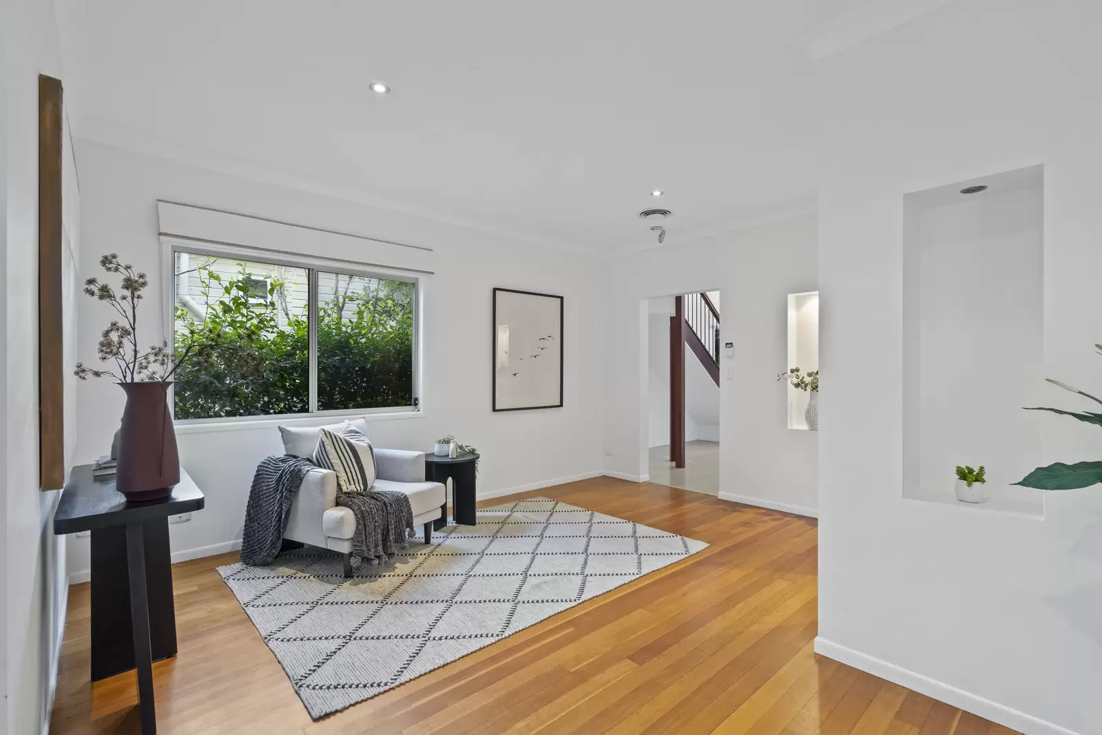 25 Burnham Road, Bardon Sold by  - image 1