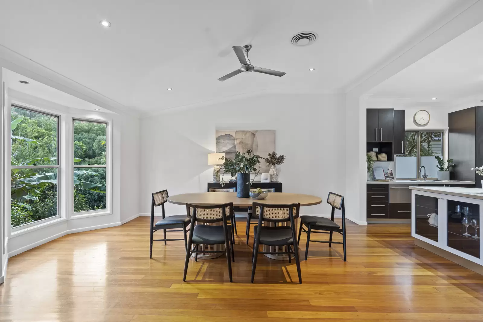 25 Burnham Road, Bardon Sold by  - image 1