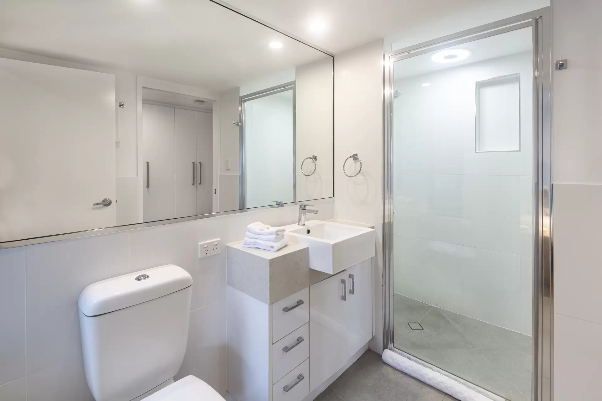 21/5 Banksia Court, Hamilton Island Sold by Queensland Sotheby's International Realty - image 1