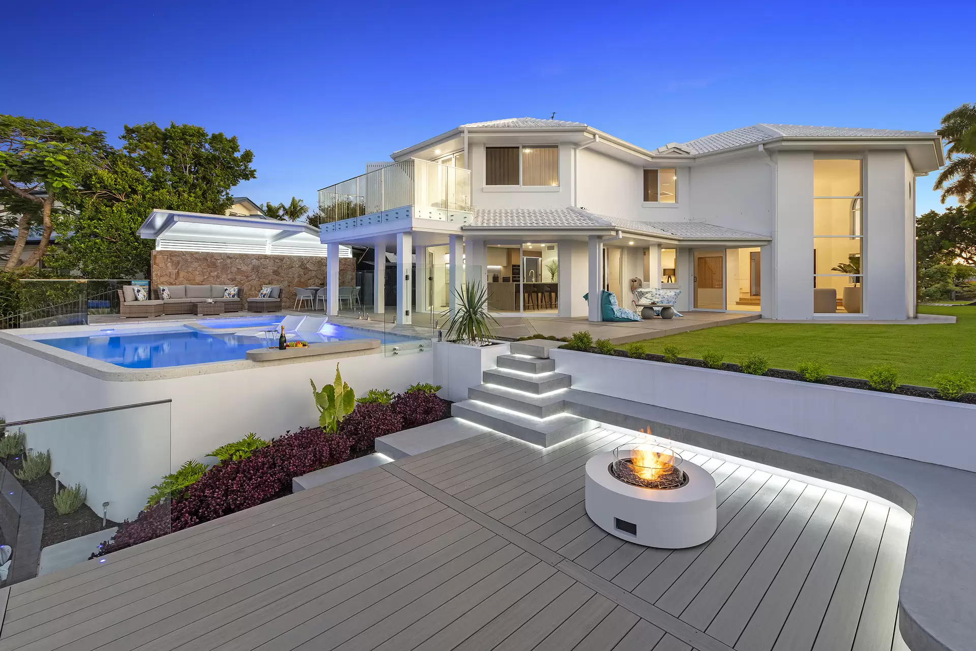 17 Stirling Castle Court, Pelican Waters Sold by Queensland Sotheby's International Realty - image 1