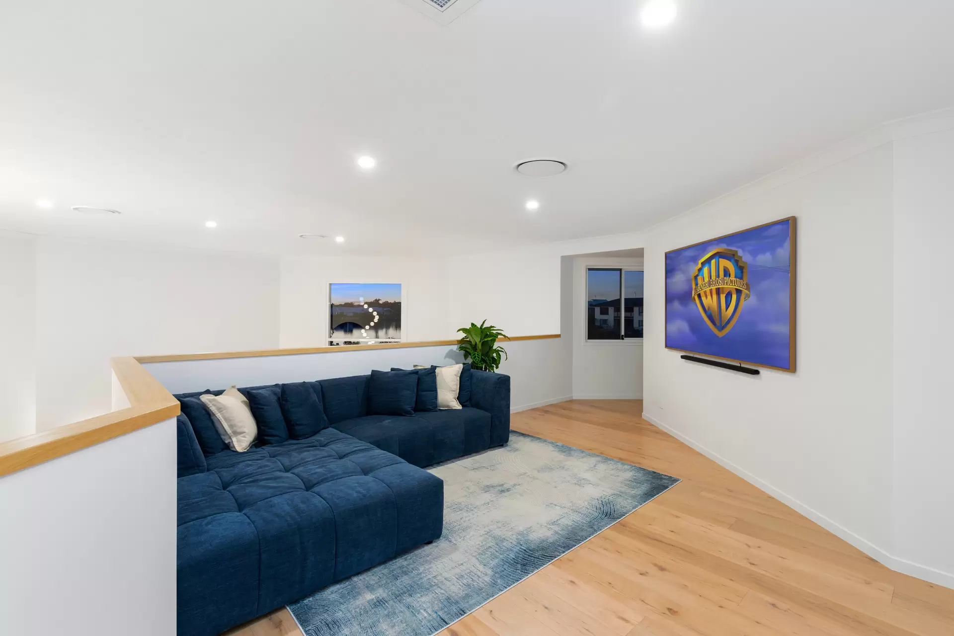 17 Stirling Castle Court, Pelican Waters Sold by  - image 1